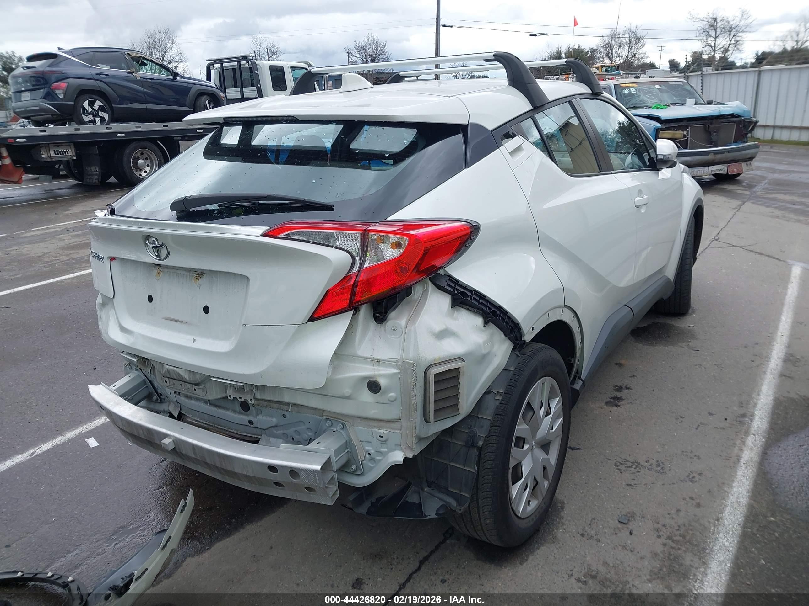 TOYOTA C-HR image 4