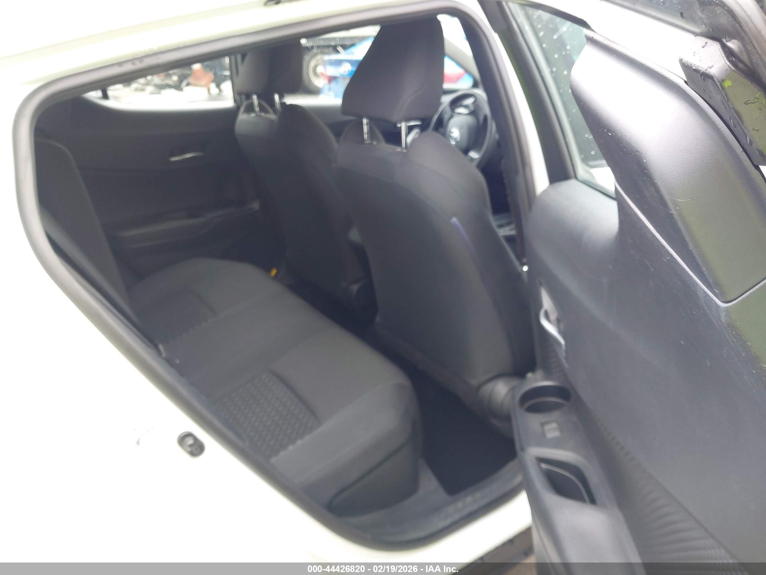 TOYOTA C-HR image 8