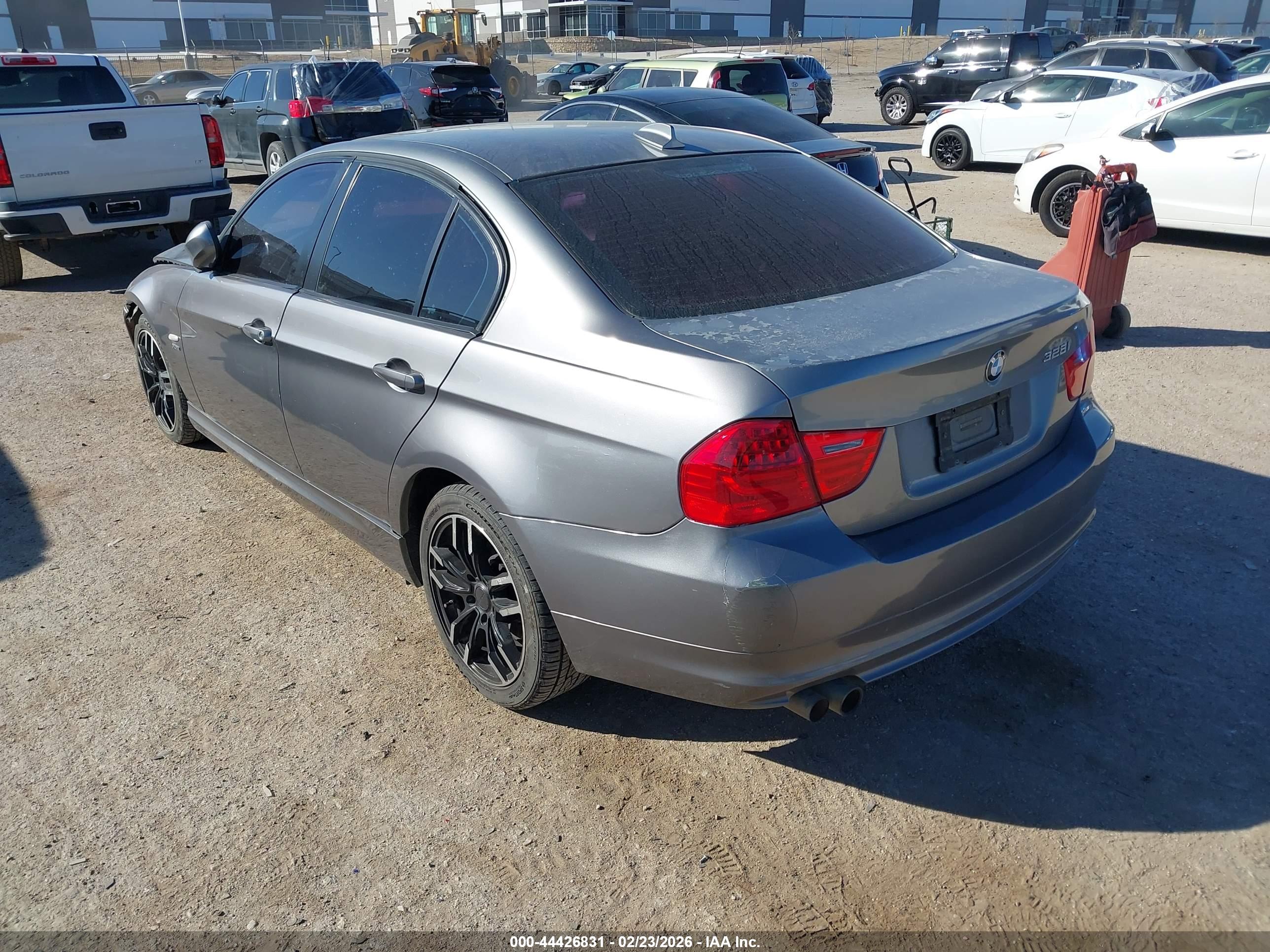 BMW 328I image 3