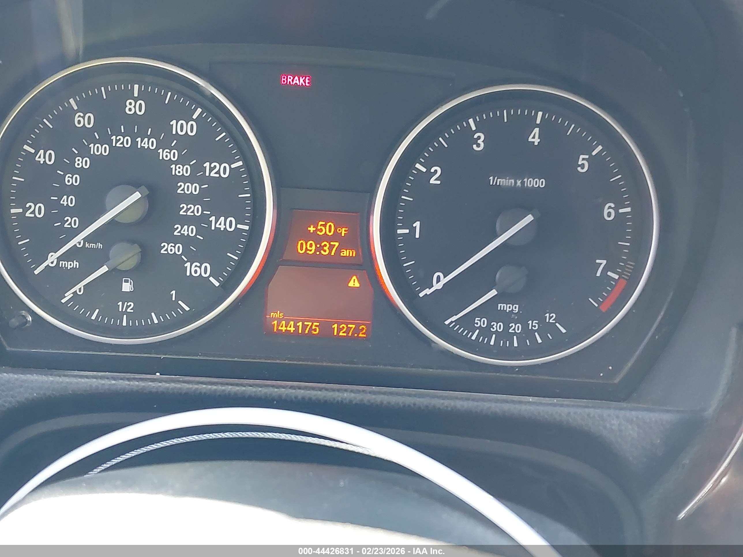 BMW 328I image 7