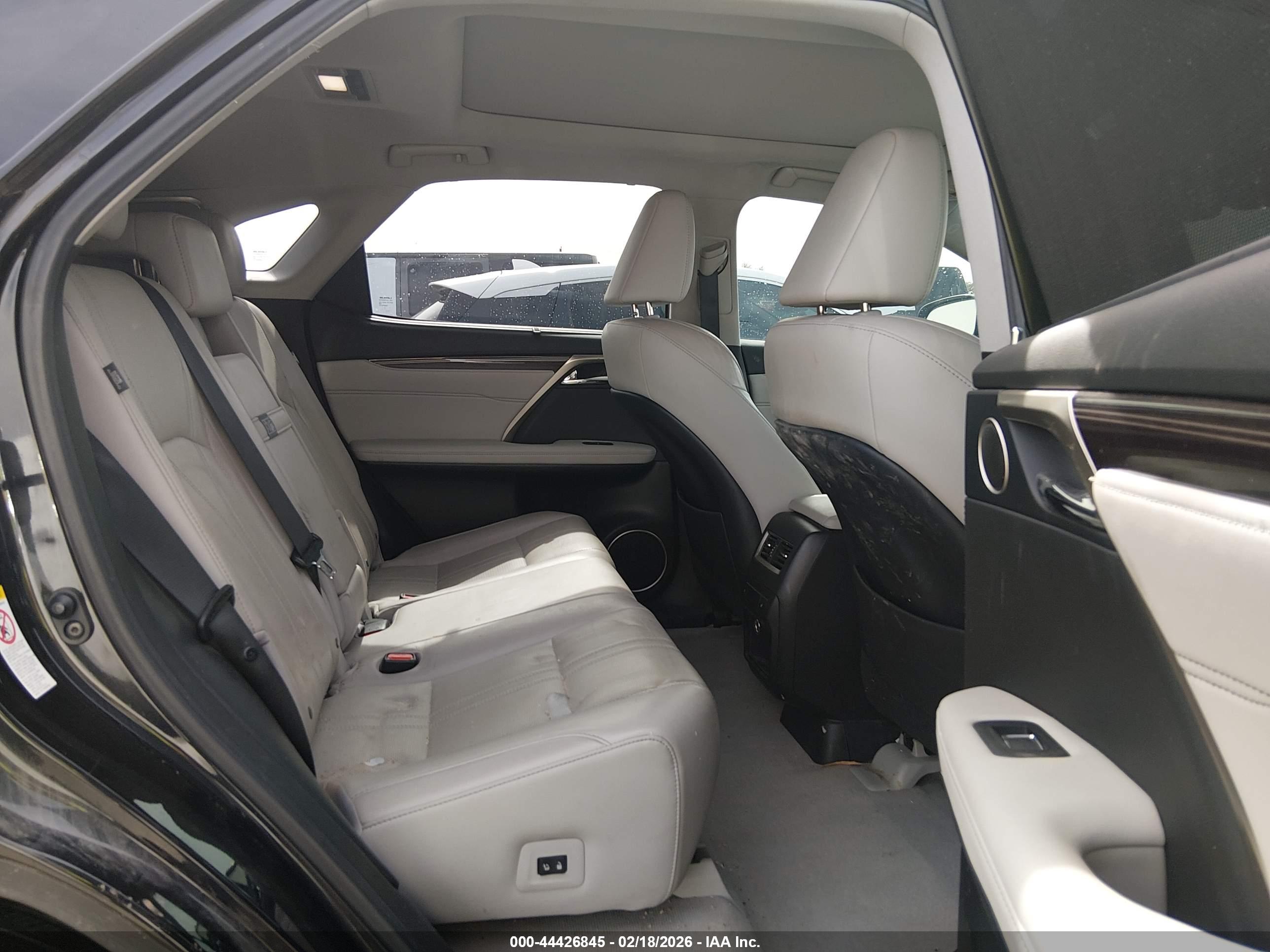 LEXUS RX image 8