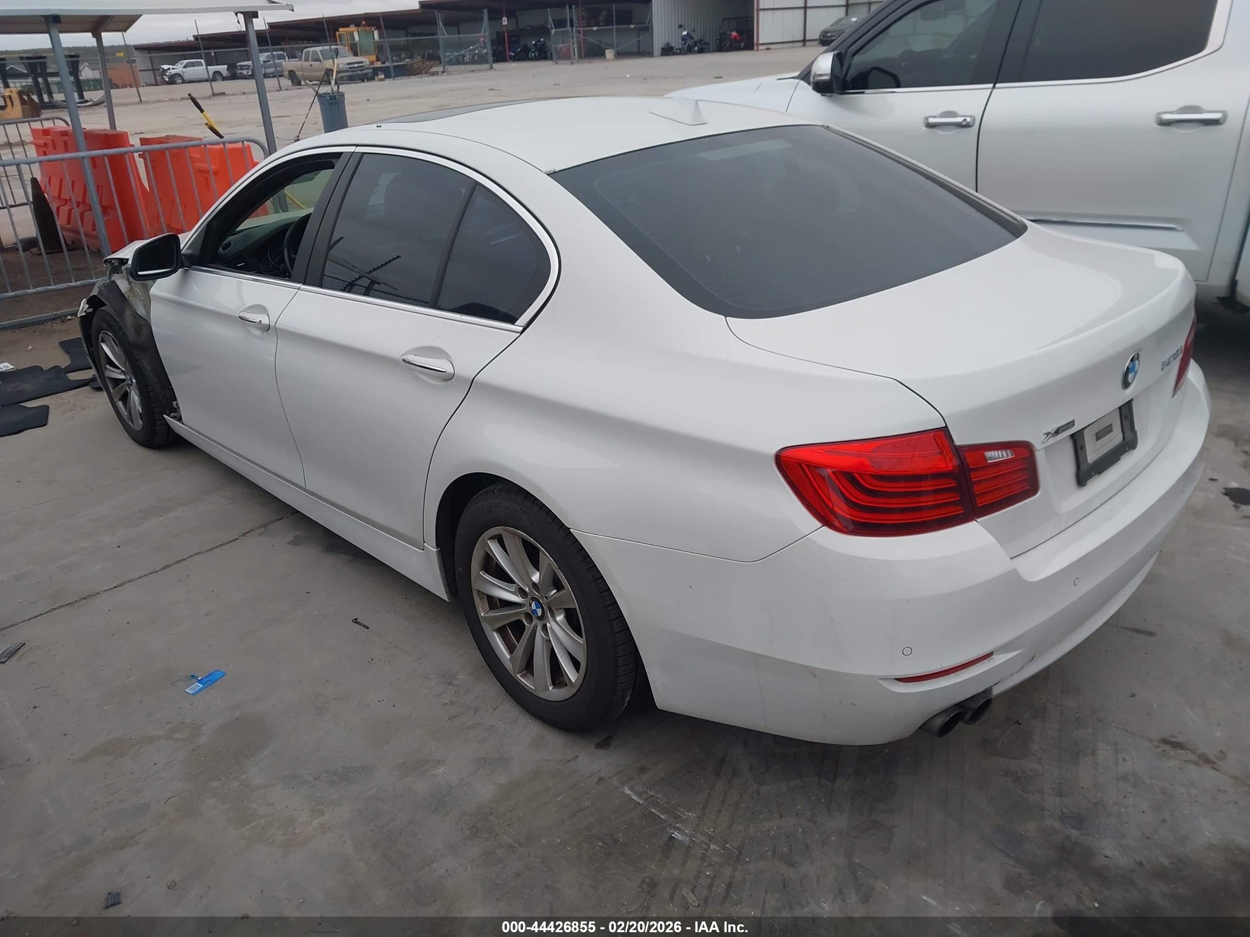 BMW 528I image 3
