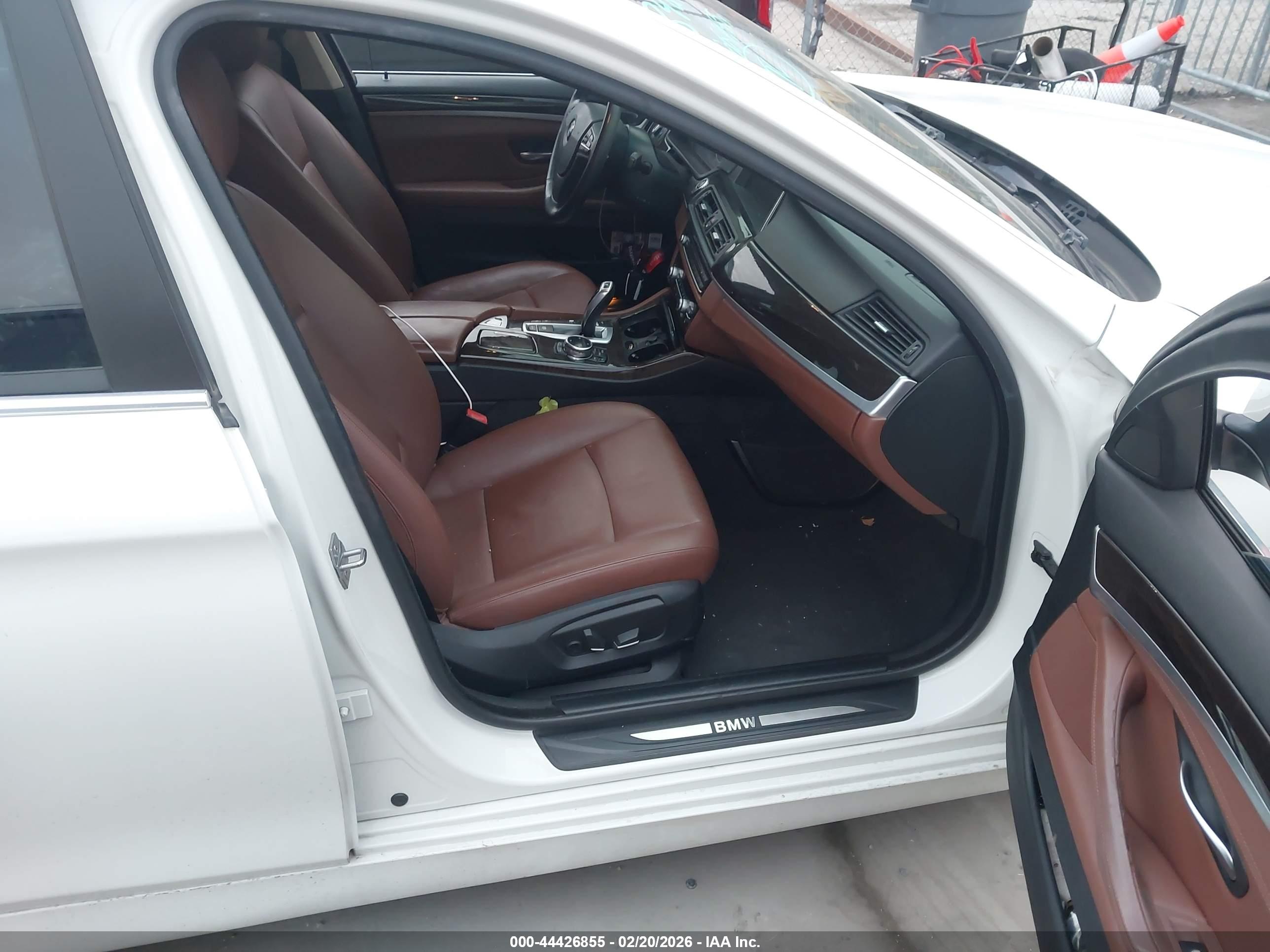 BMW 528I image 5
