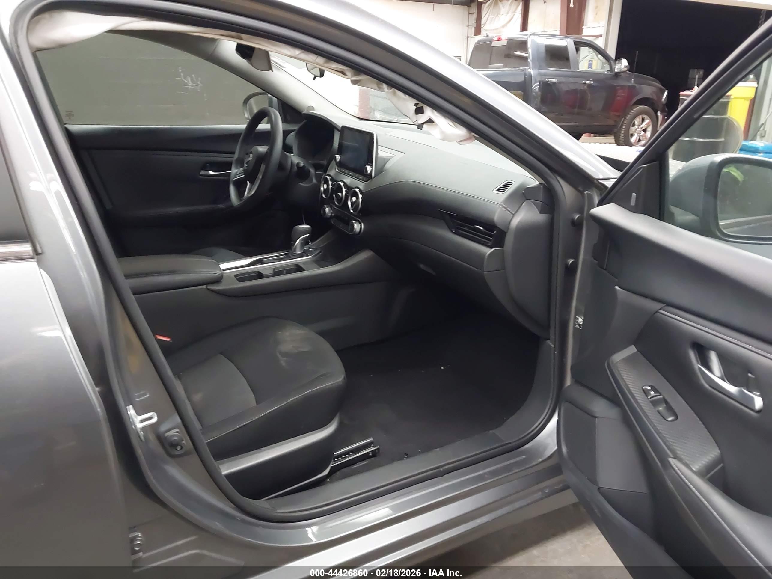 NISSAN SENTRA image 5