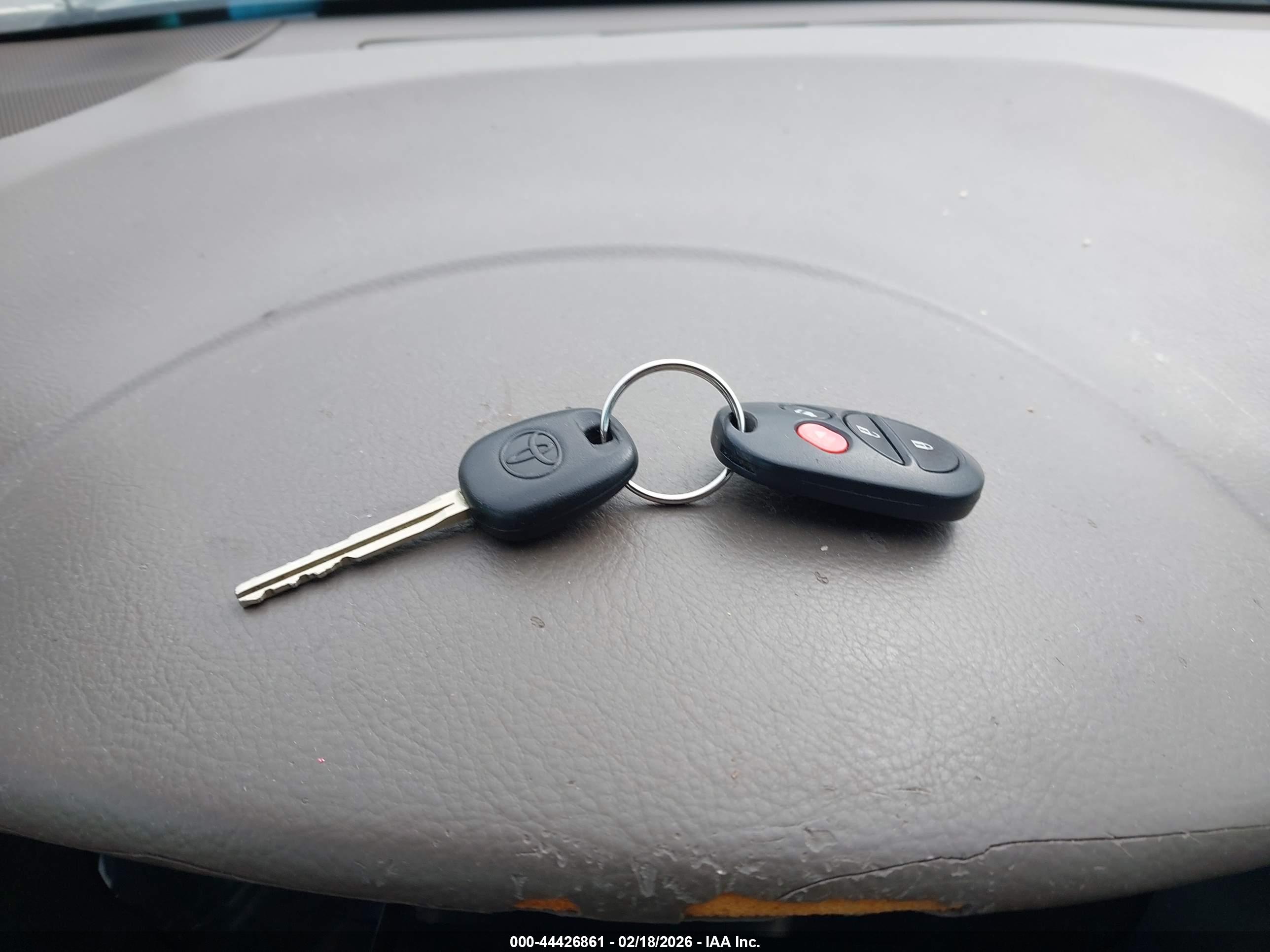 TOYOTA SIENNA image 11