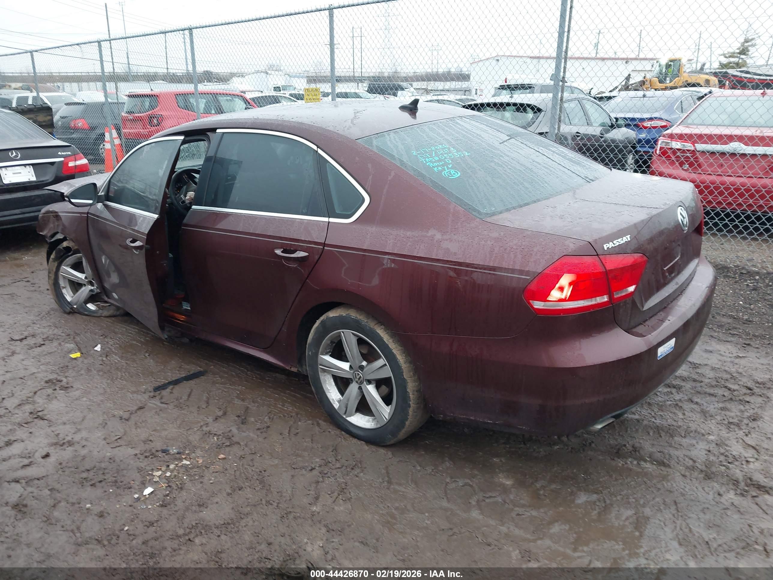 VOLKSWAGEN PASSAT image 3