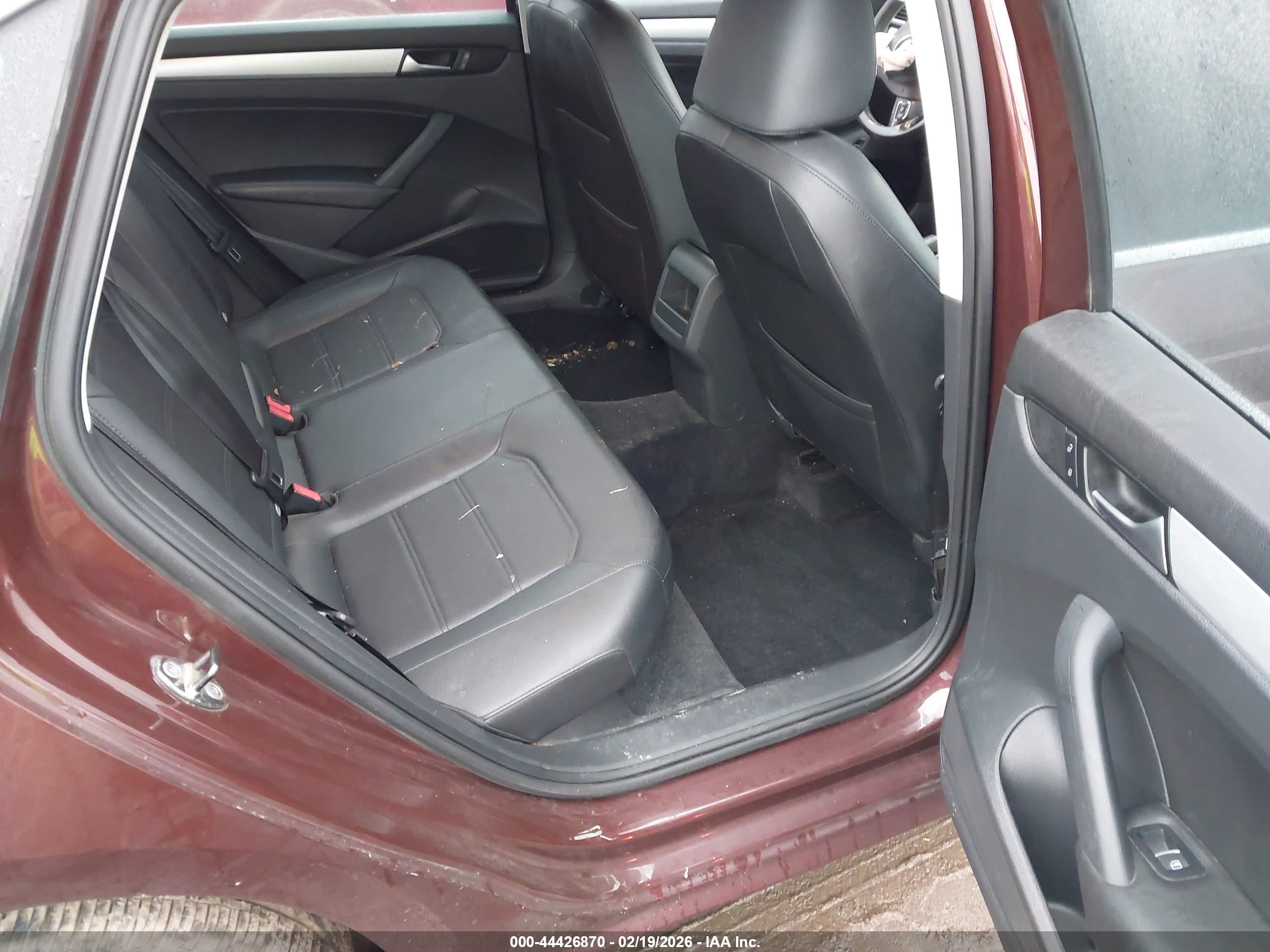 VOLKSWAGEN PASSAT image 8