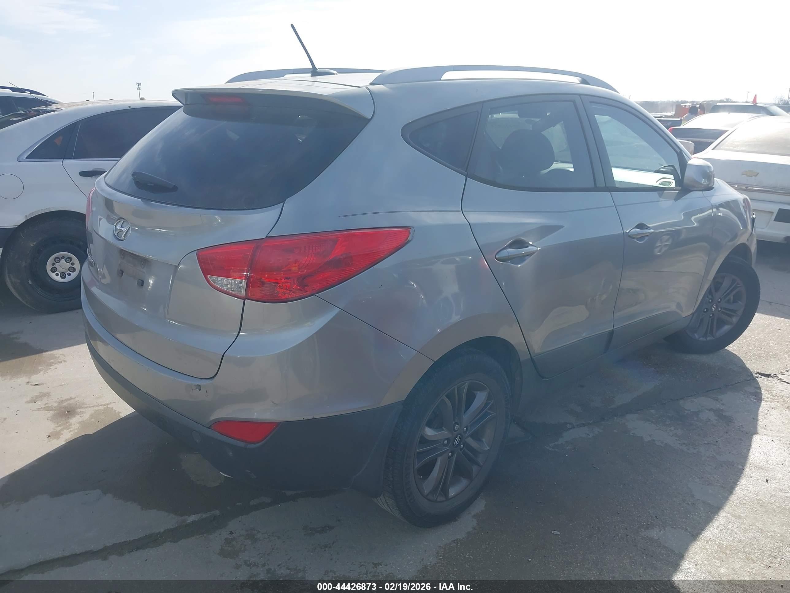 HYUNDAI TUCSON image 4