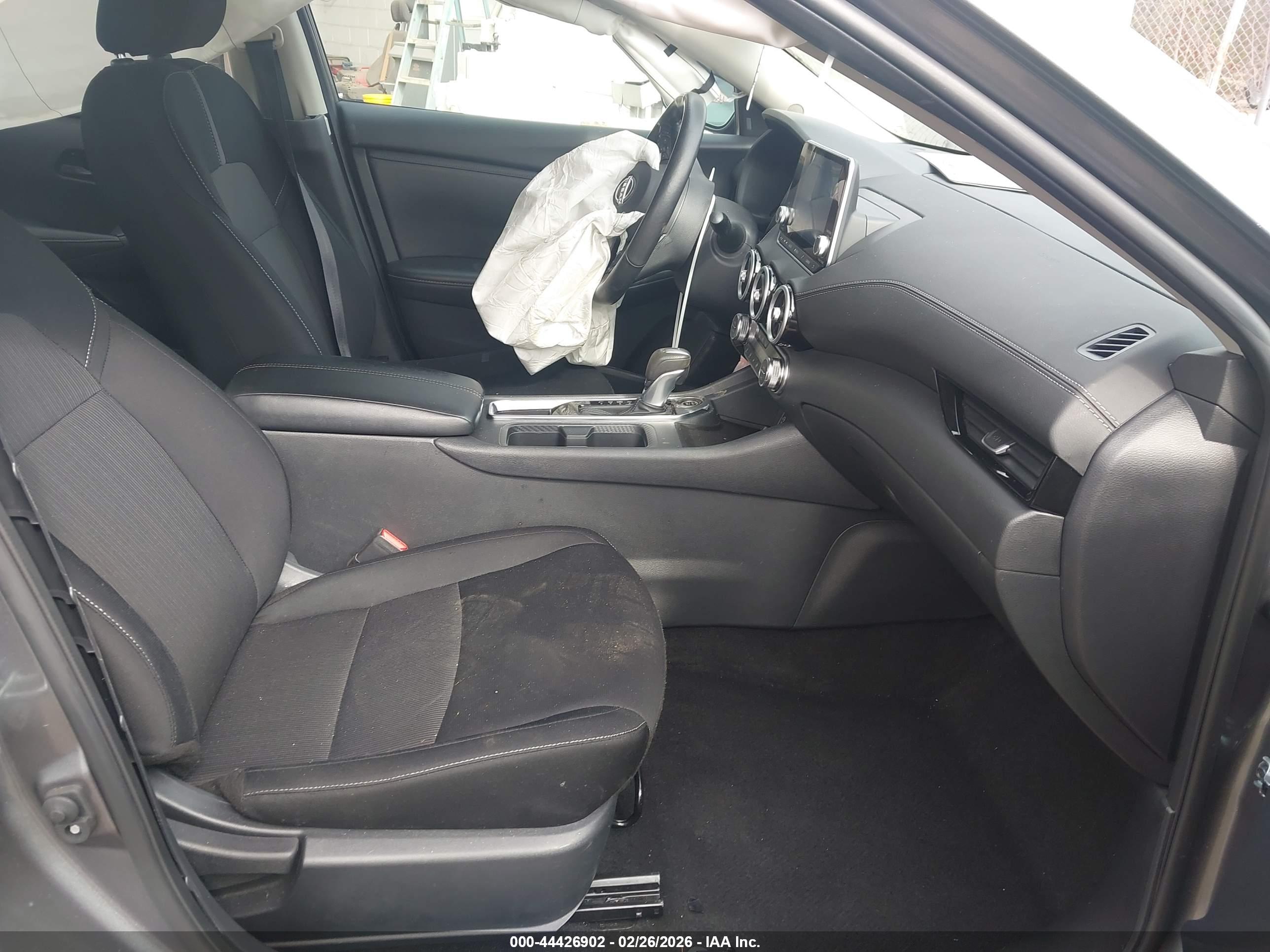 NISSAN SENTRA image 5
