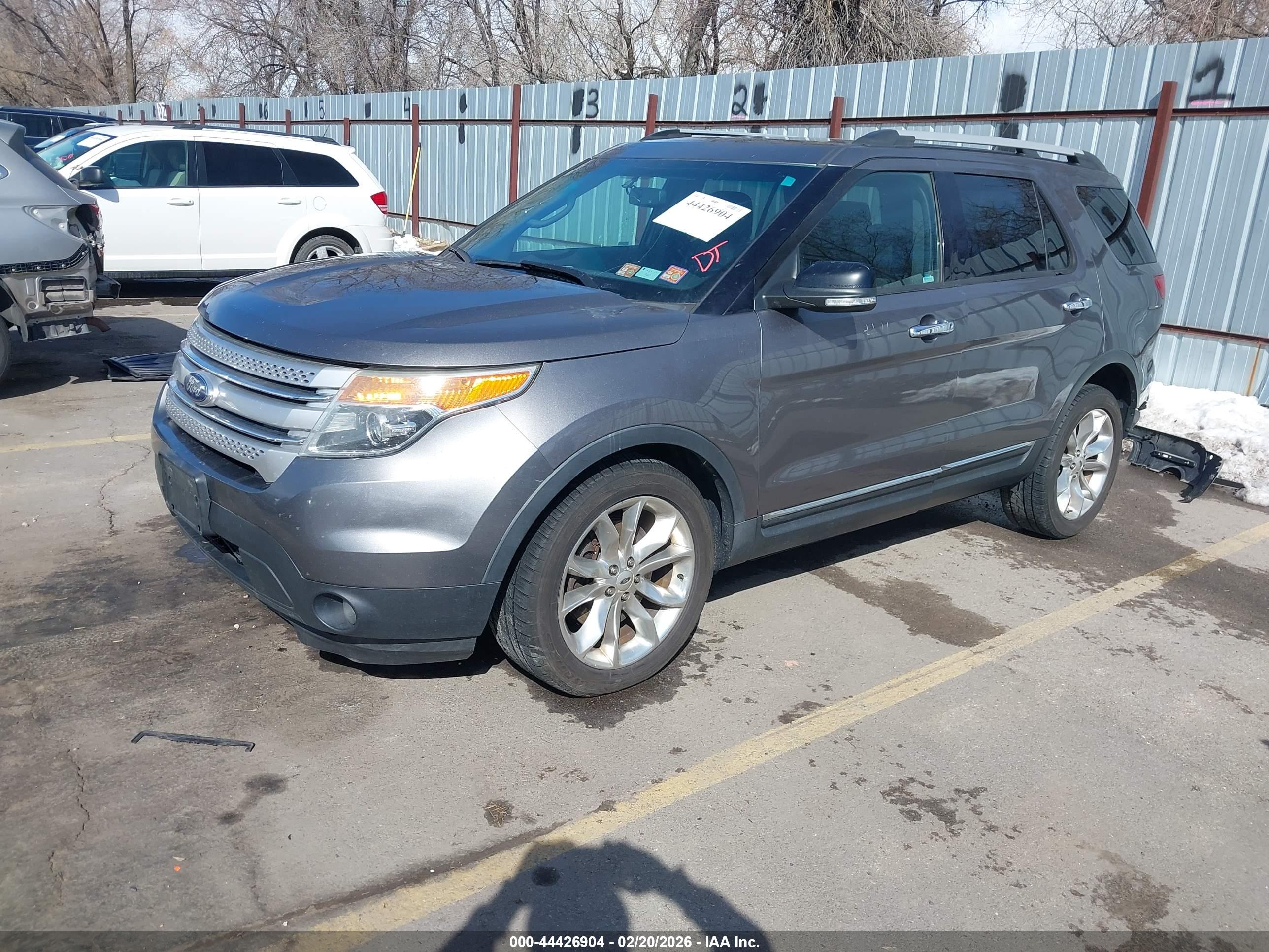 FORD EXPLORER image 2