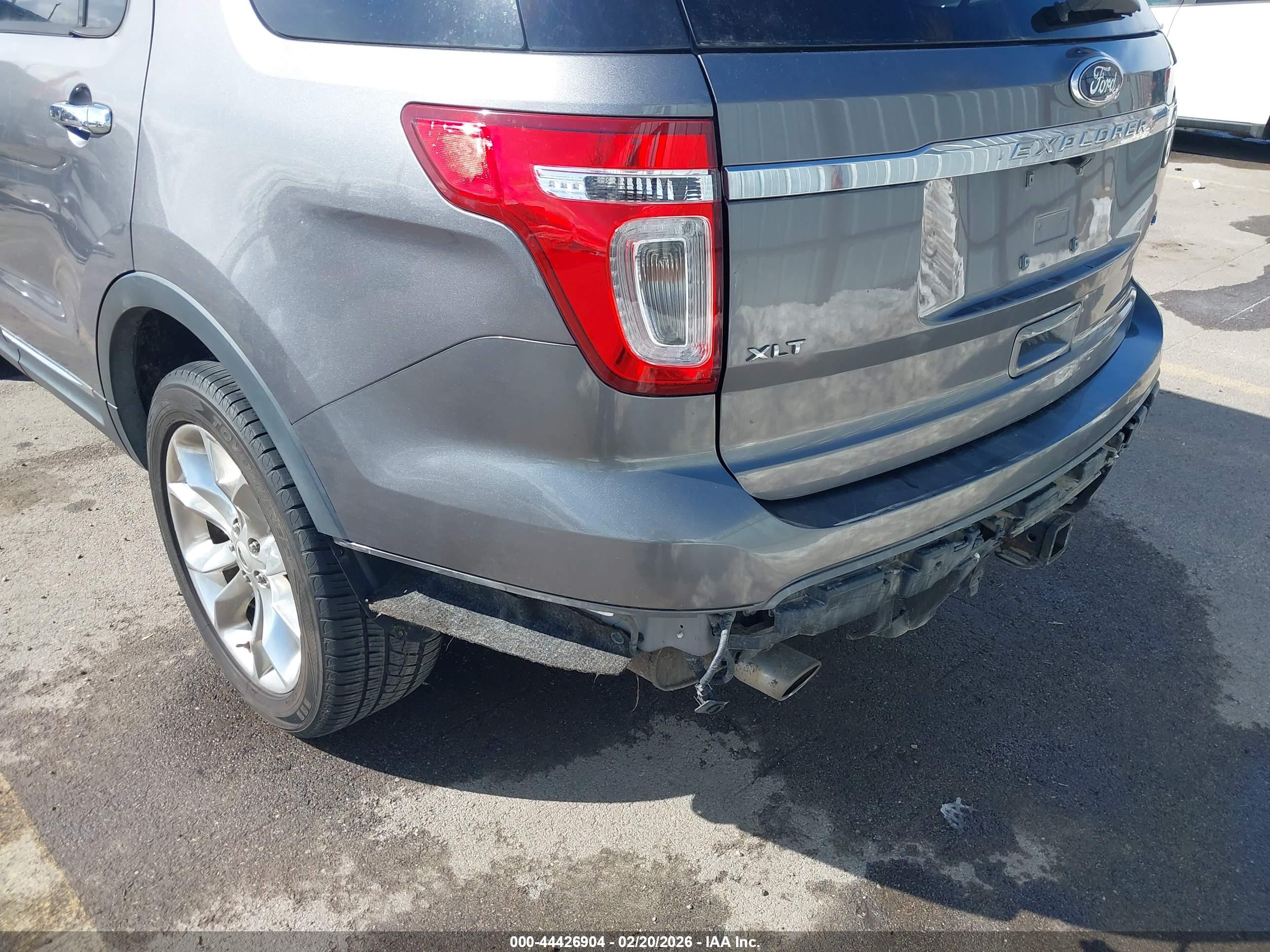 FORD EXPLORER image 6