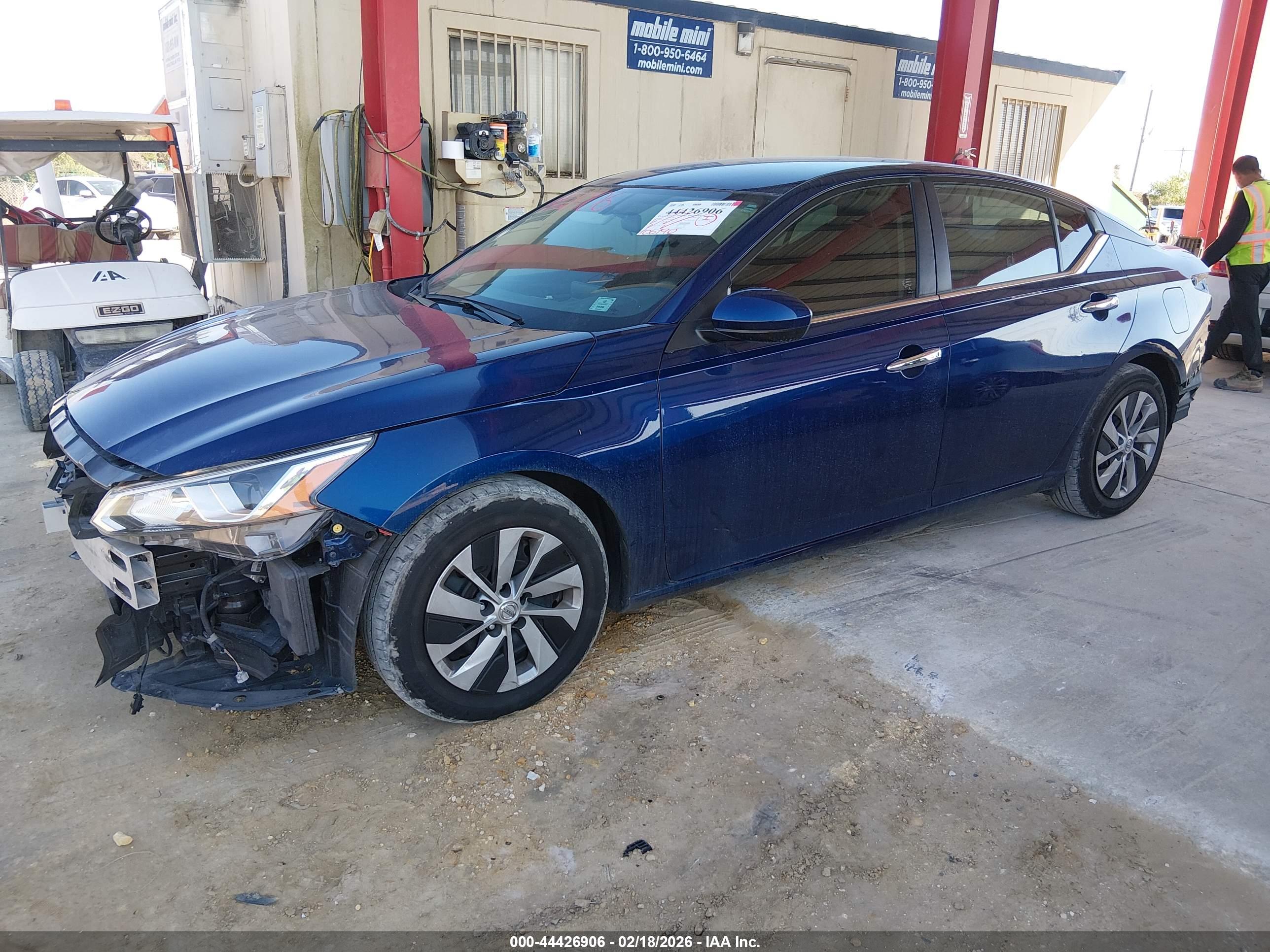 NISSAN ALTIMA image 2