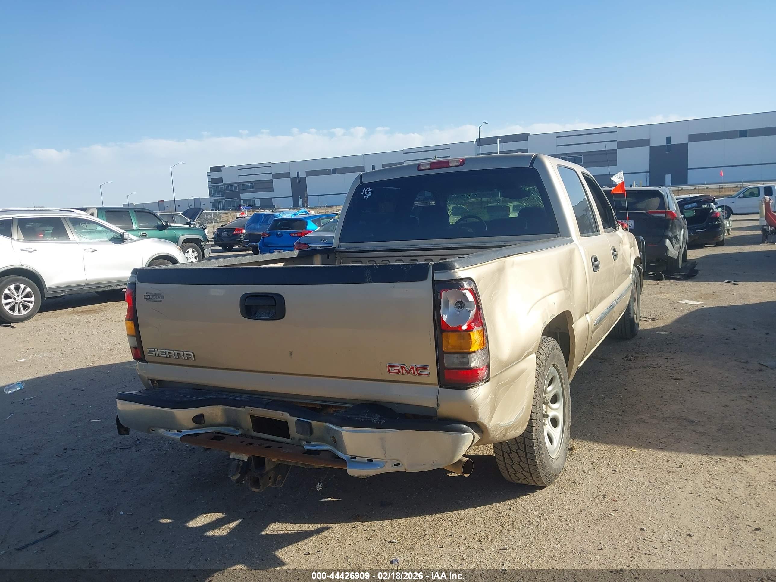 GMC SIERRA image 4