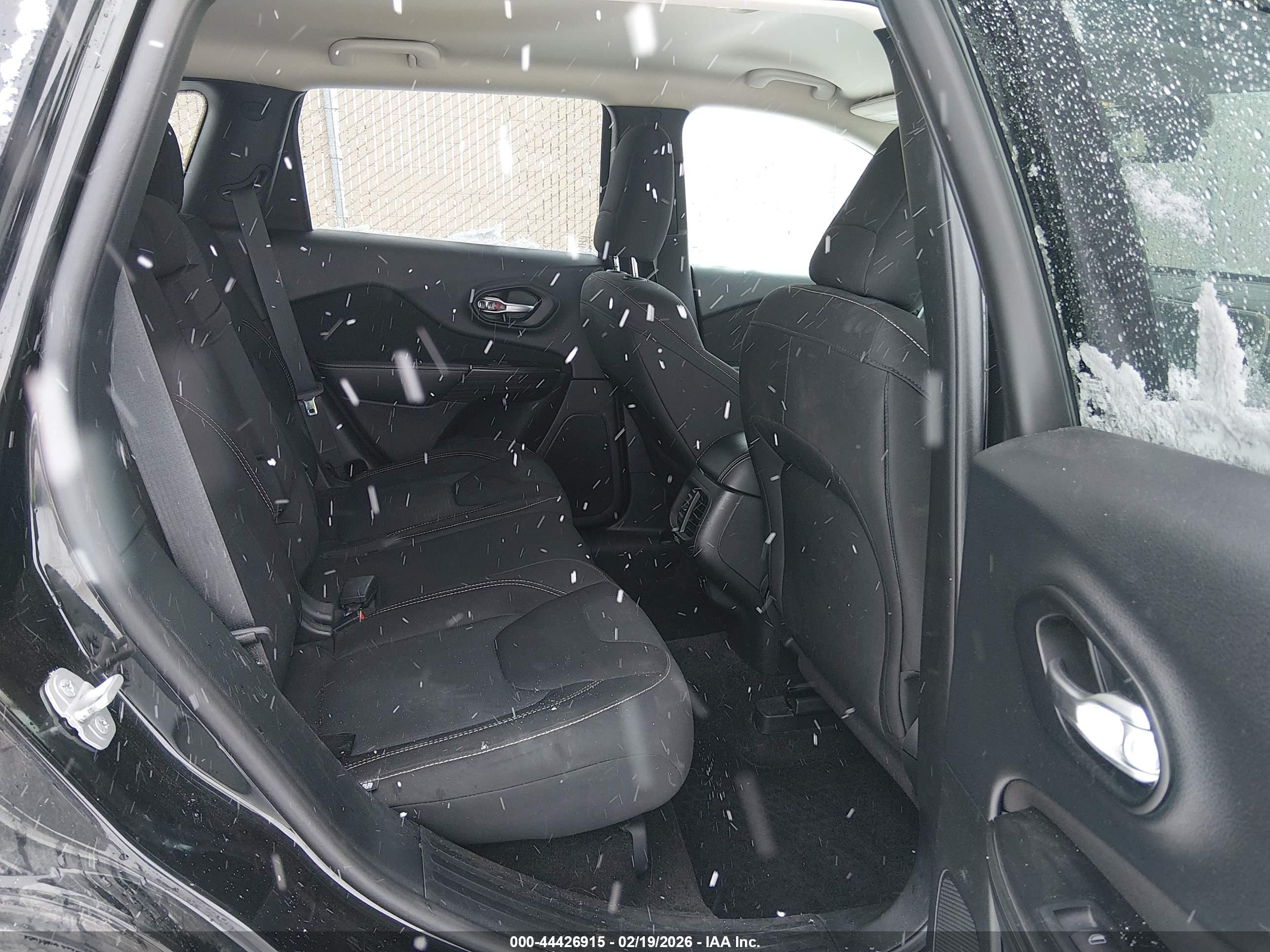 JEEP CHEROKEE image 8