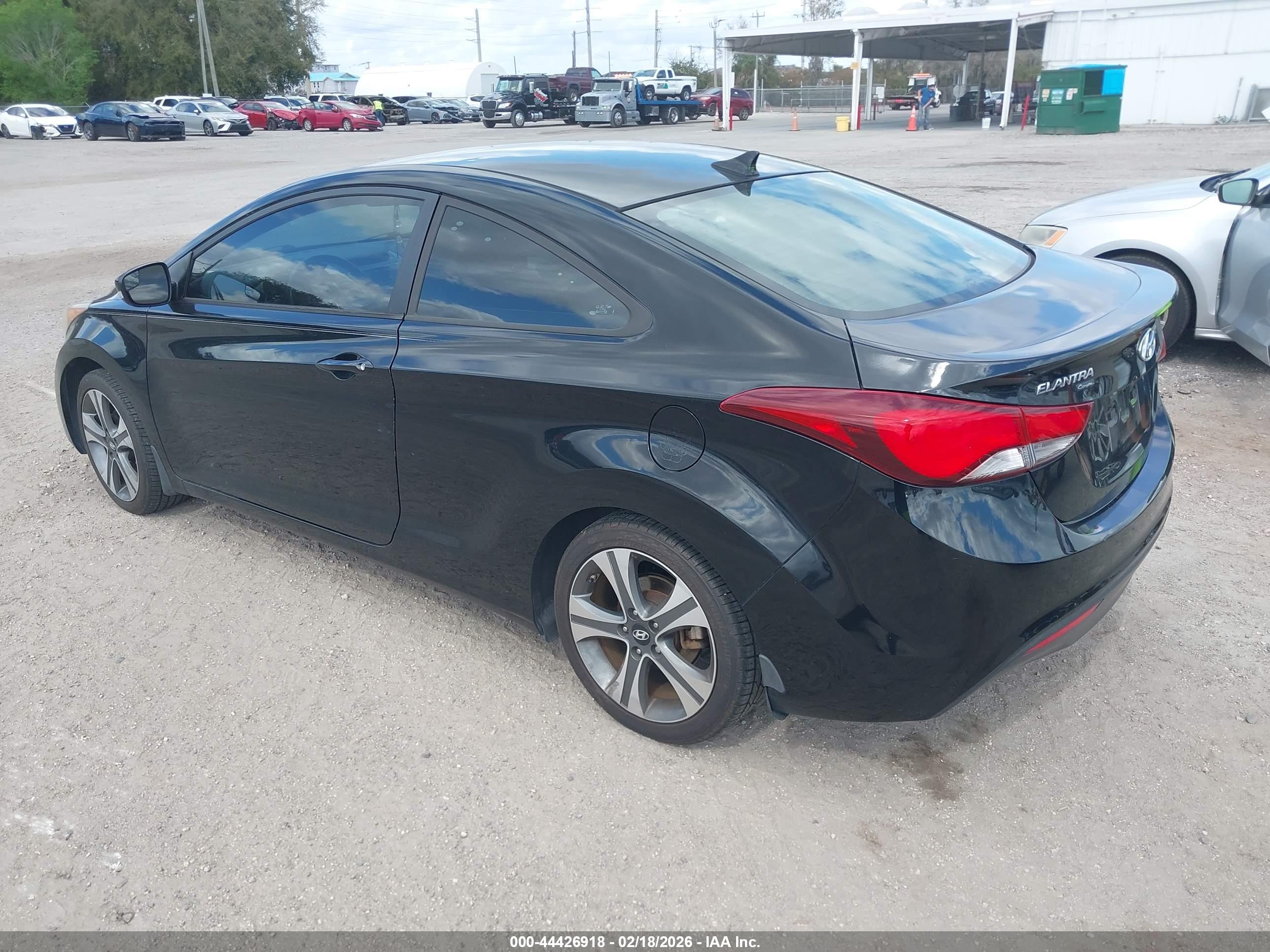 HYUNDAI ELANTRA image 3