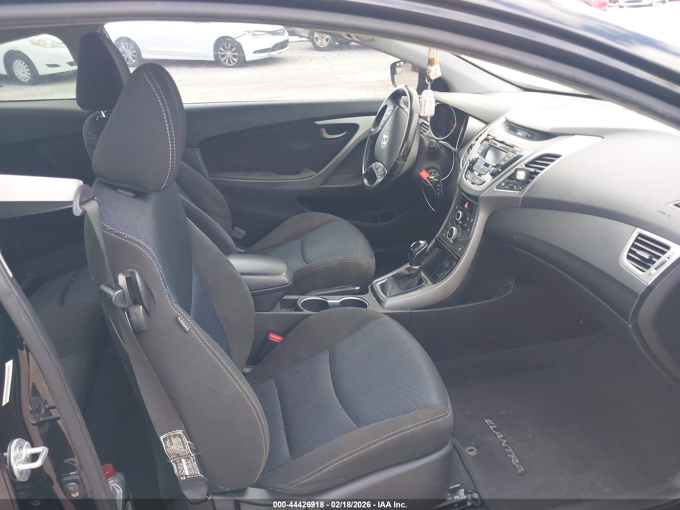 HYUNDAI ELANTRA image 5