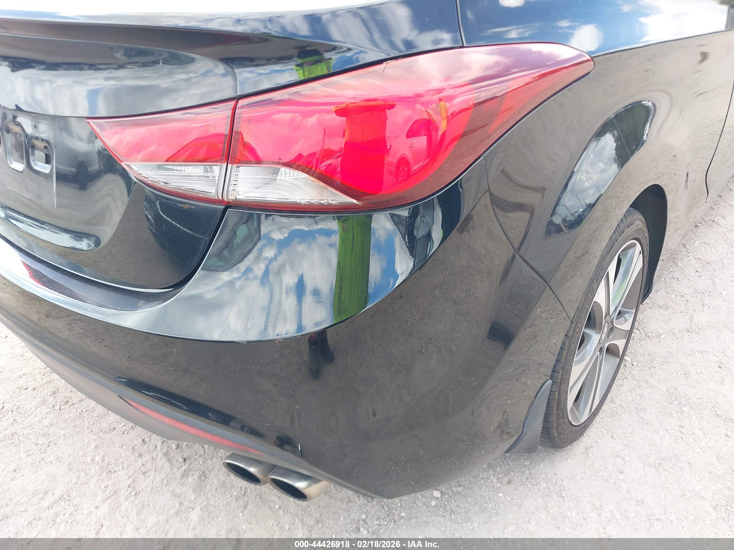 HYUNDAI ELANTRA image 6