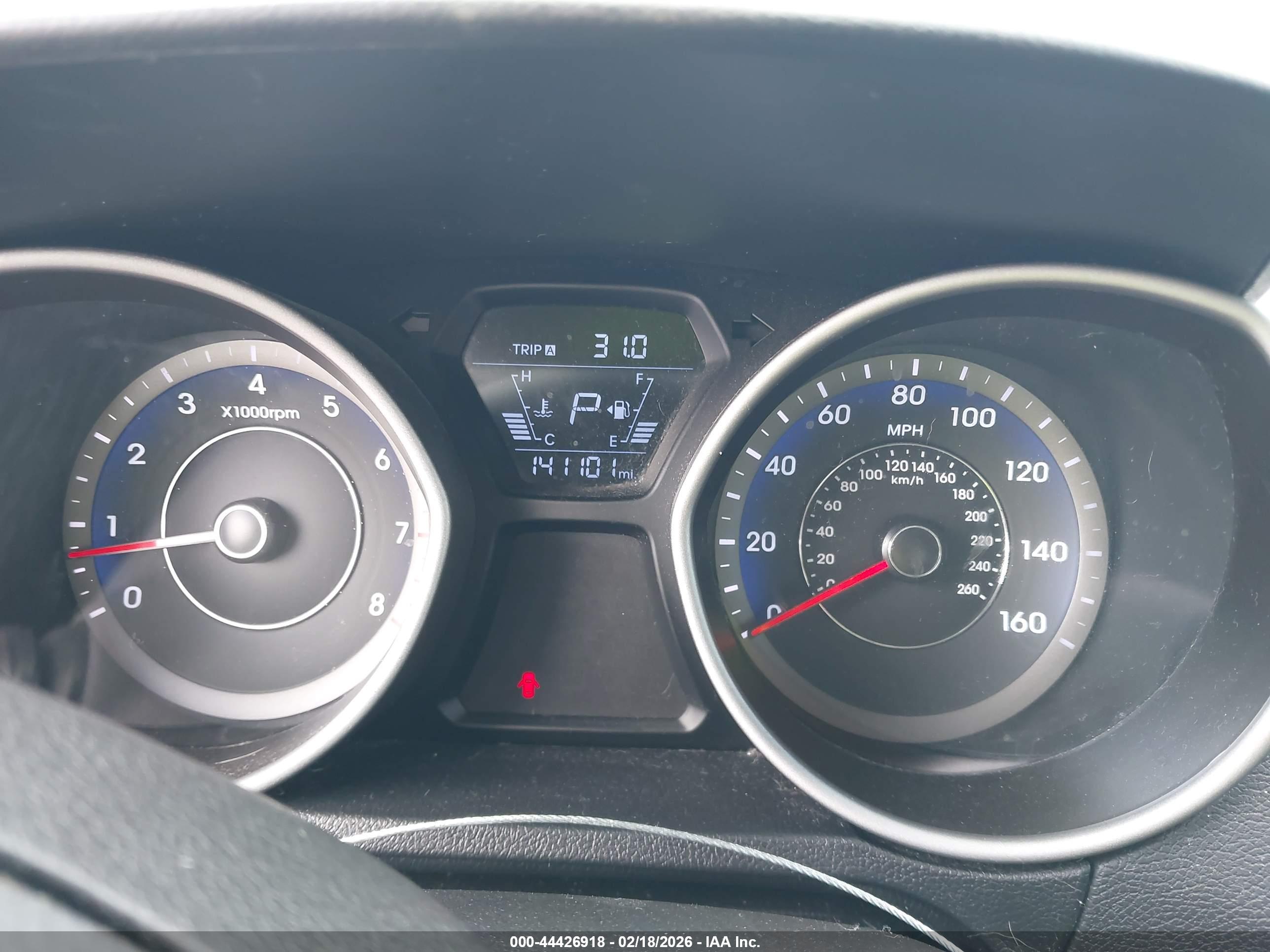HYUNDAI ELANTRA image 7