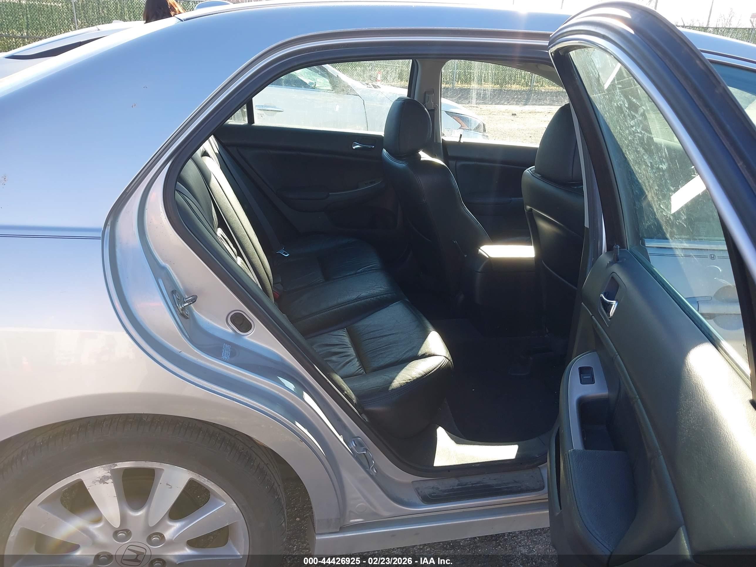HONDA ACCORD image 8