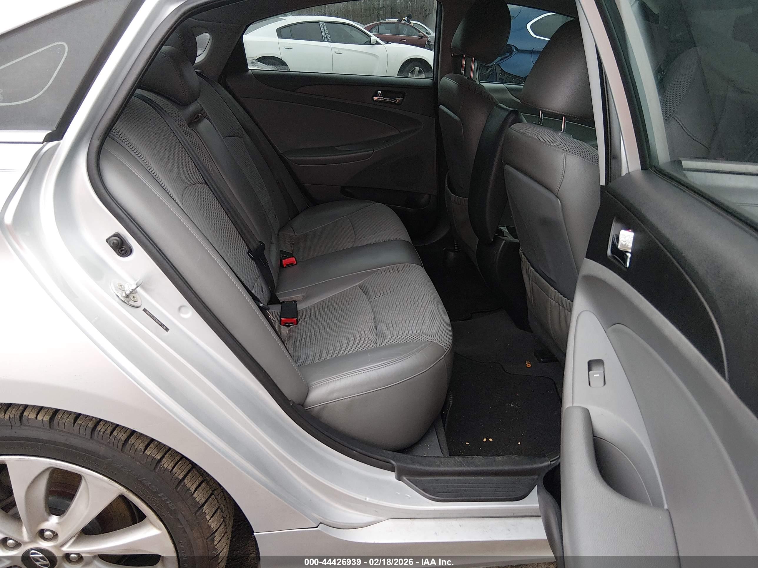HYUNDAI SONATA image 8