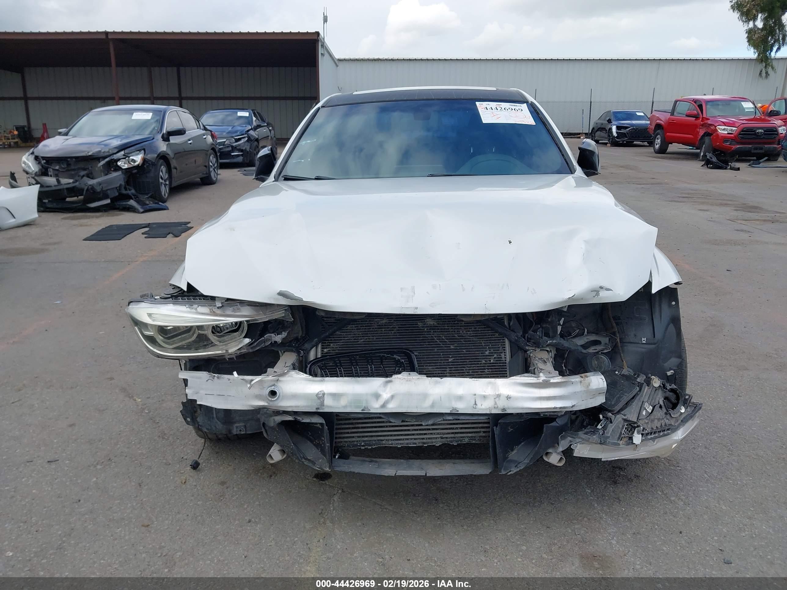 BMW 320I image 6