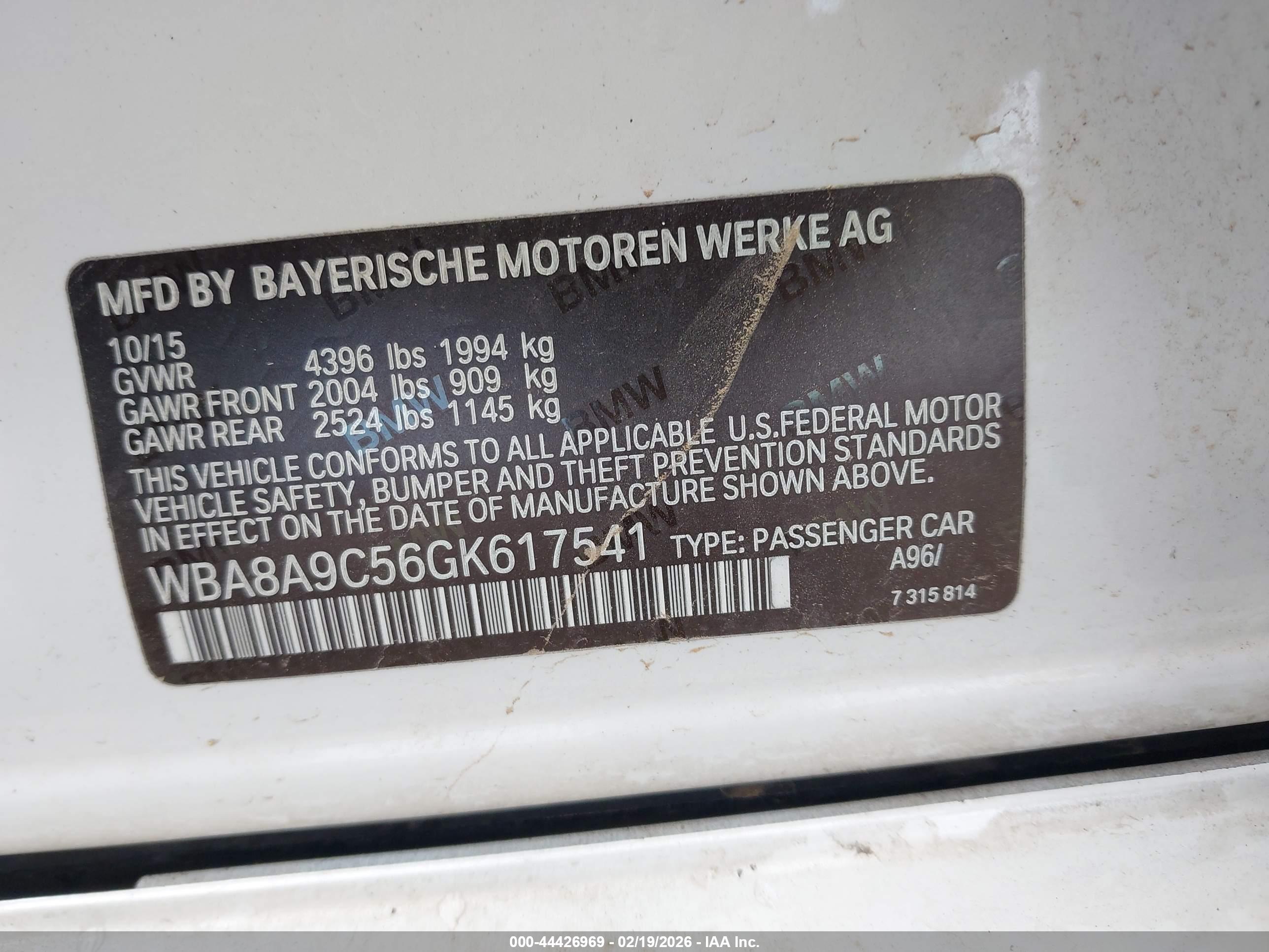 BMW 320I image 9