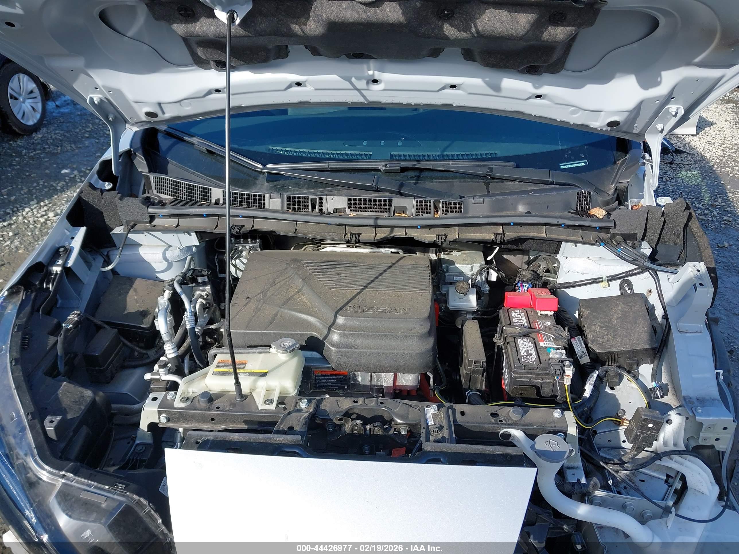 NISSAN LEAF image 10