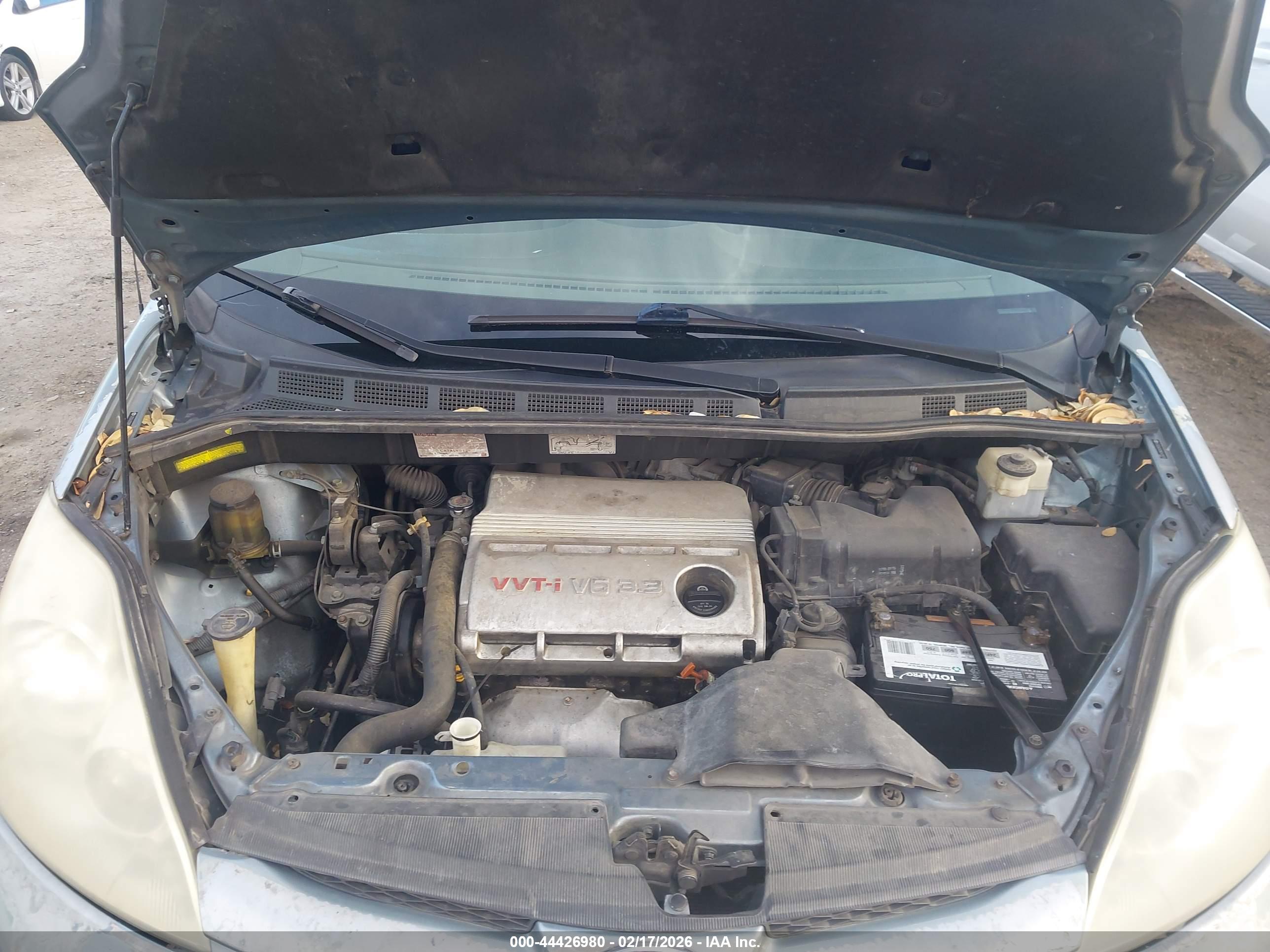 TOYOTA SIENNA image 10