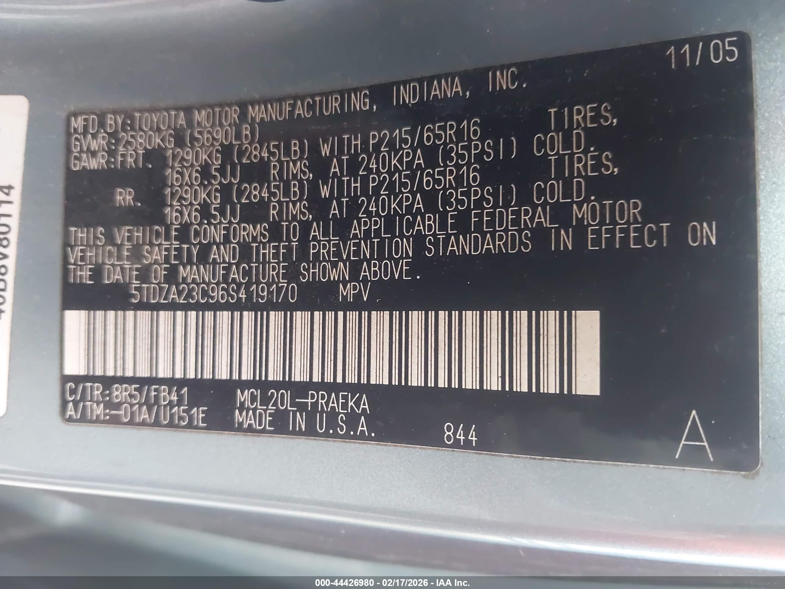 TOYOTA SIENNA image 9