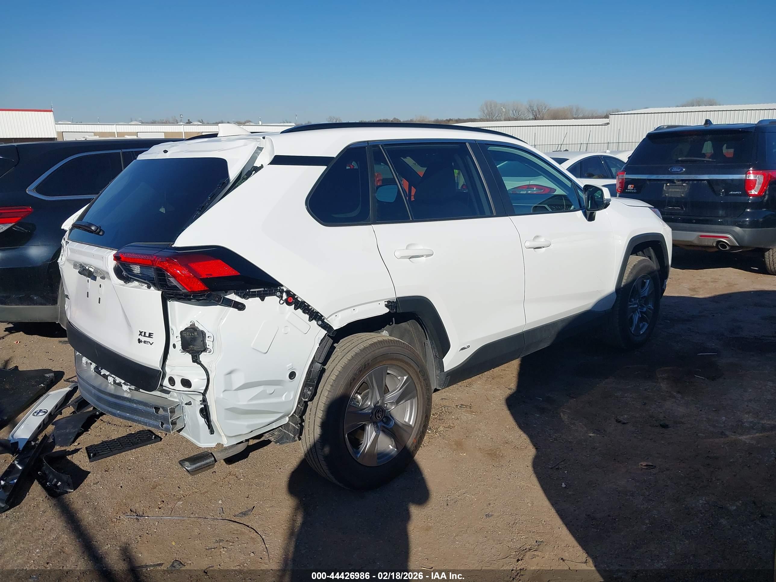 TOYOTA RAV4 image 4