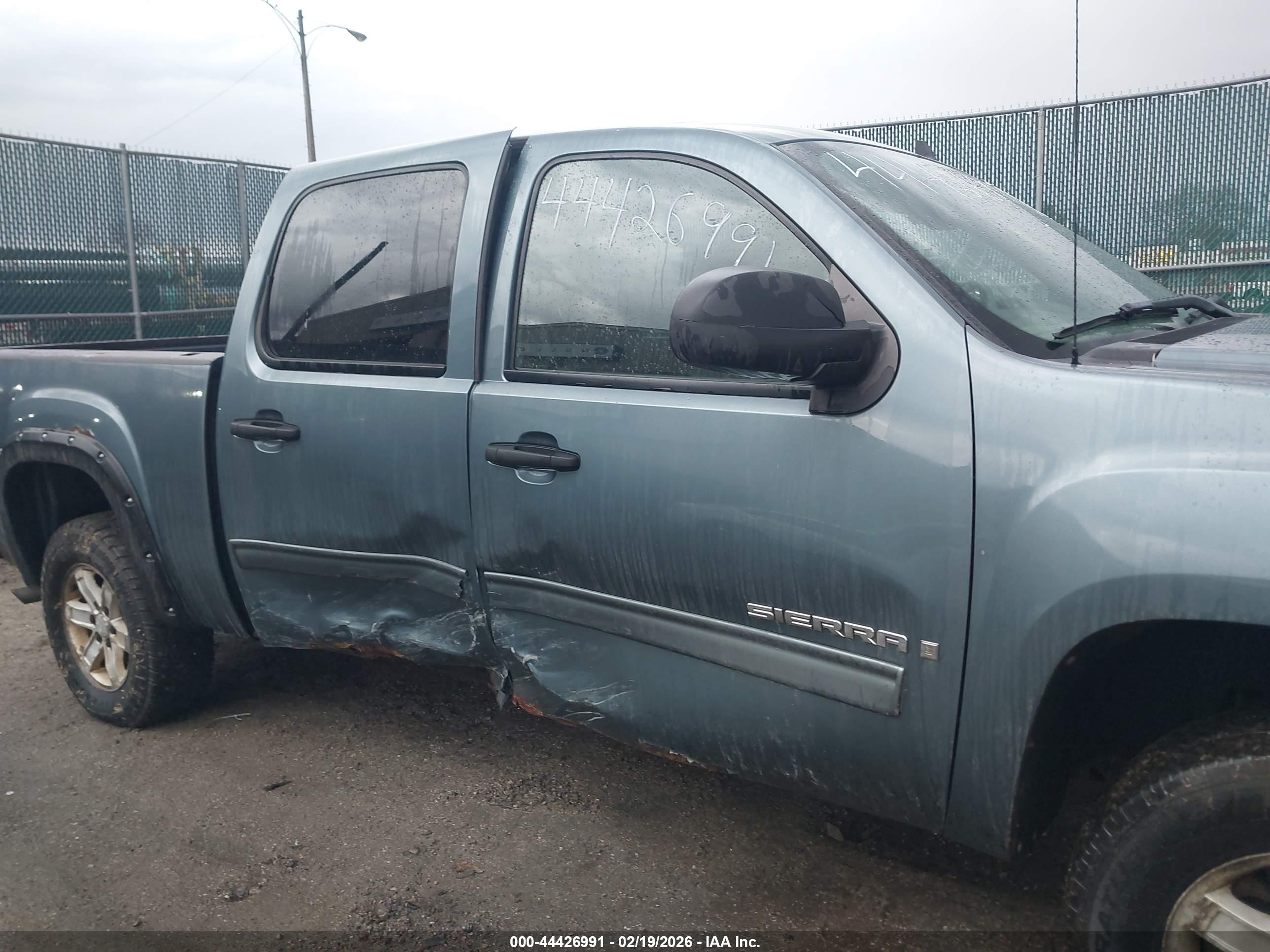 GMC SIERRA image 6