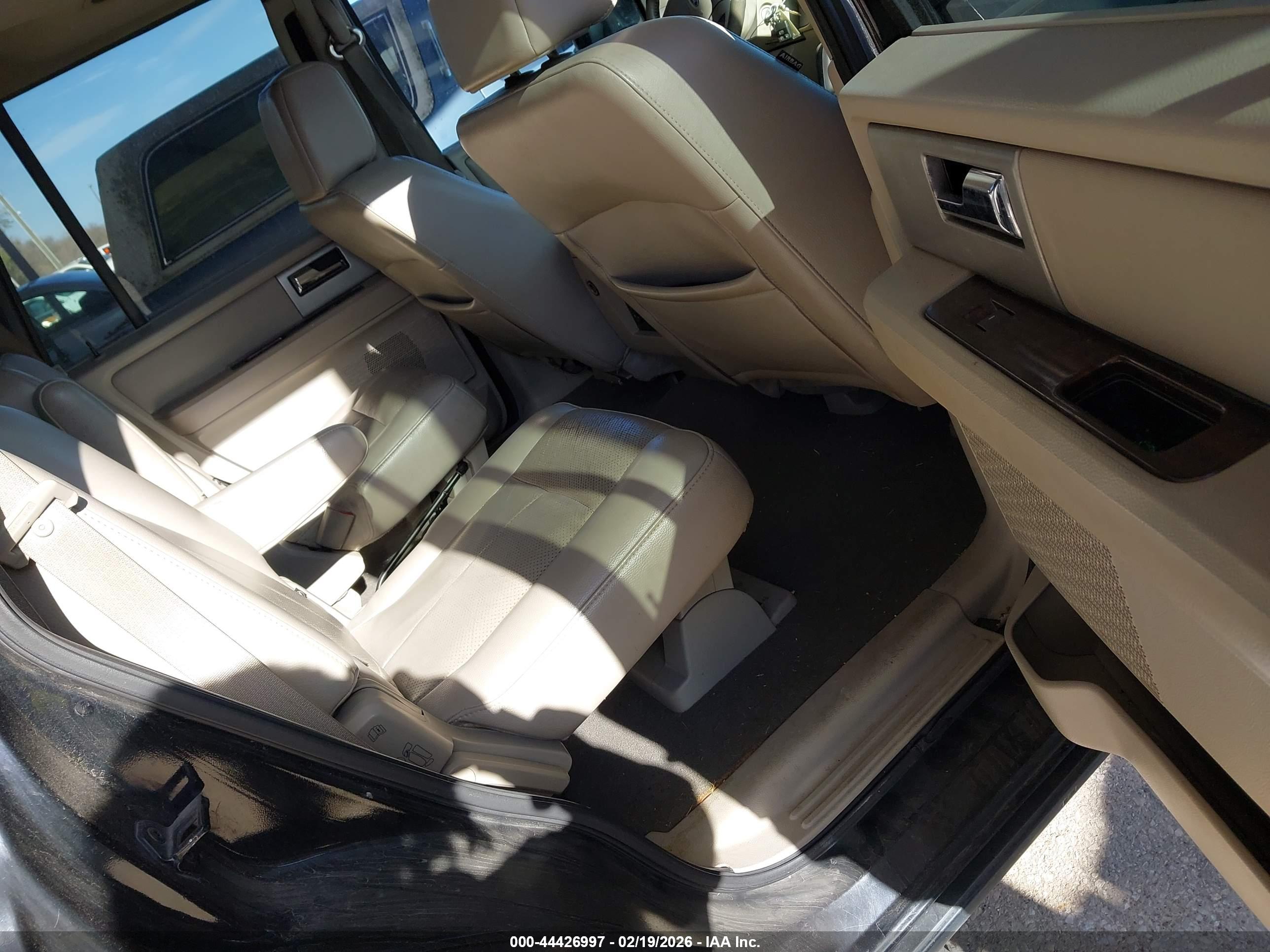 FORD EXPEDITION image 8