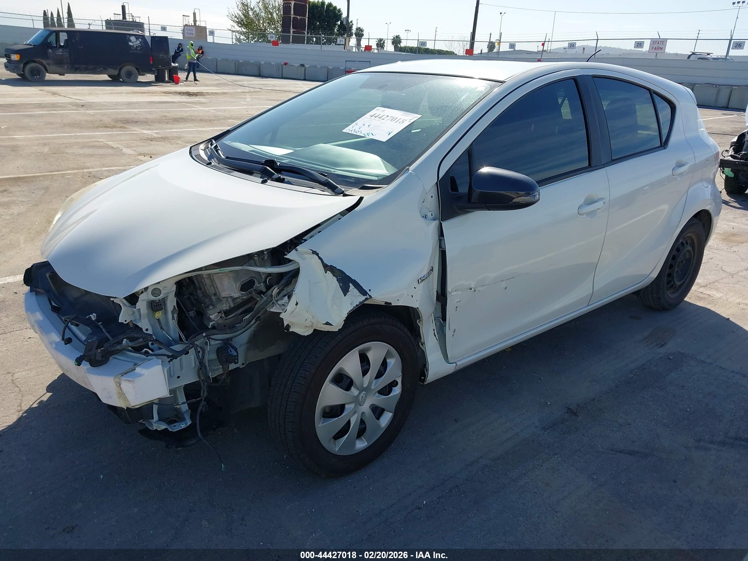 TOYOTA PRIUS image 2
