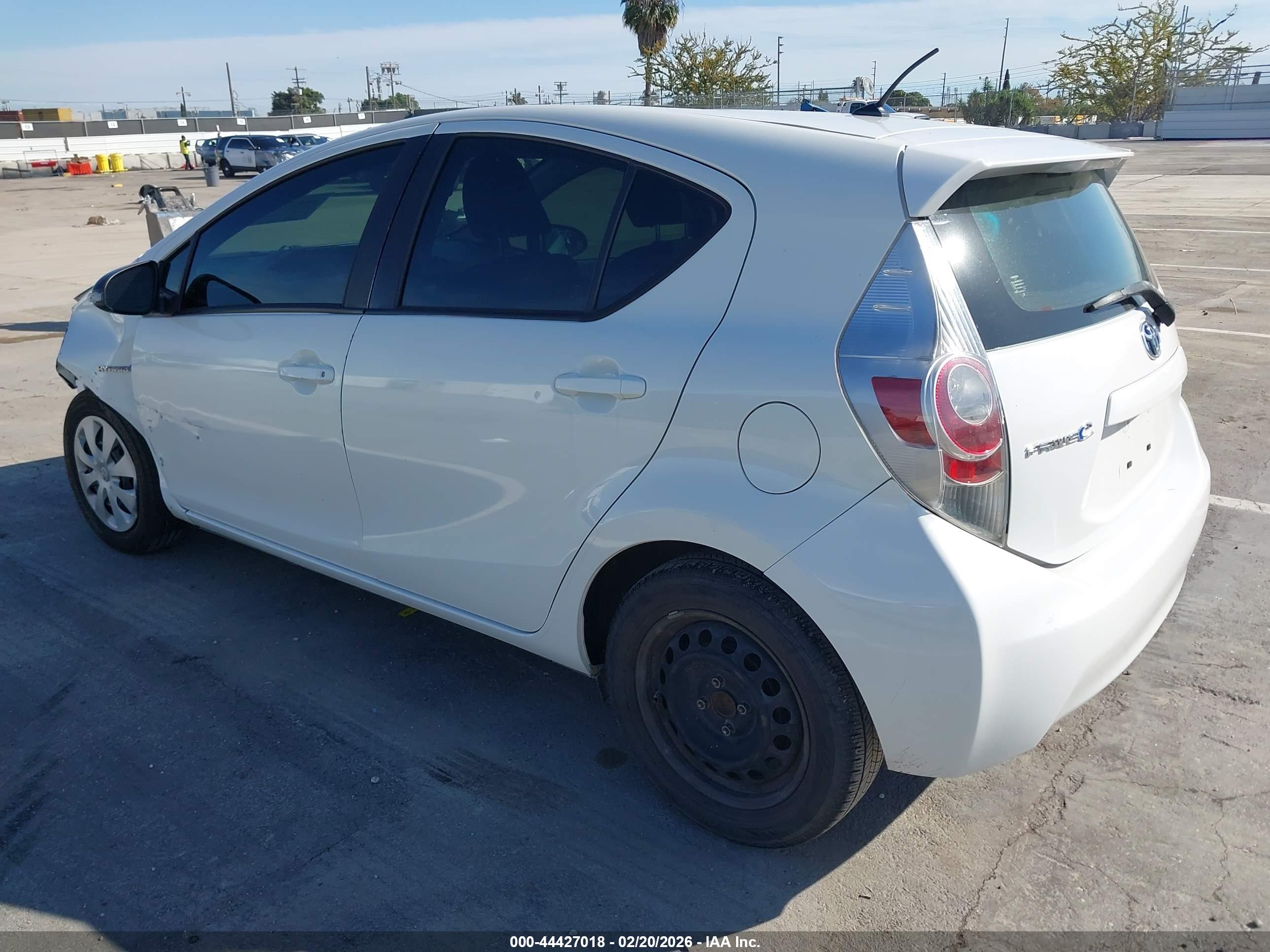TOYOTA PRIUS image 3