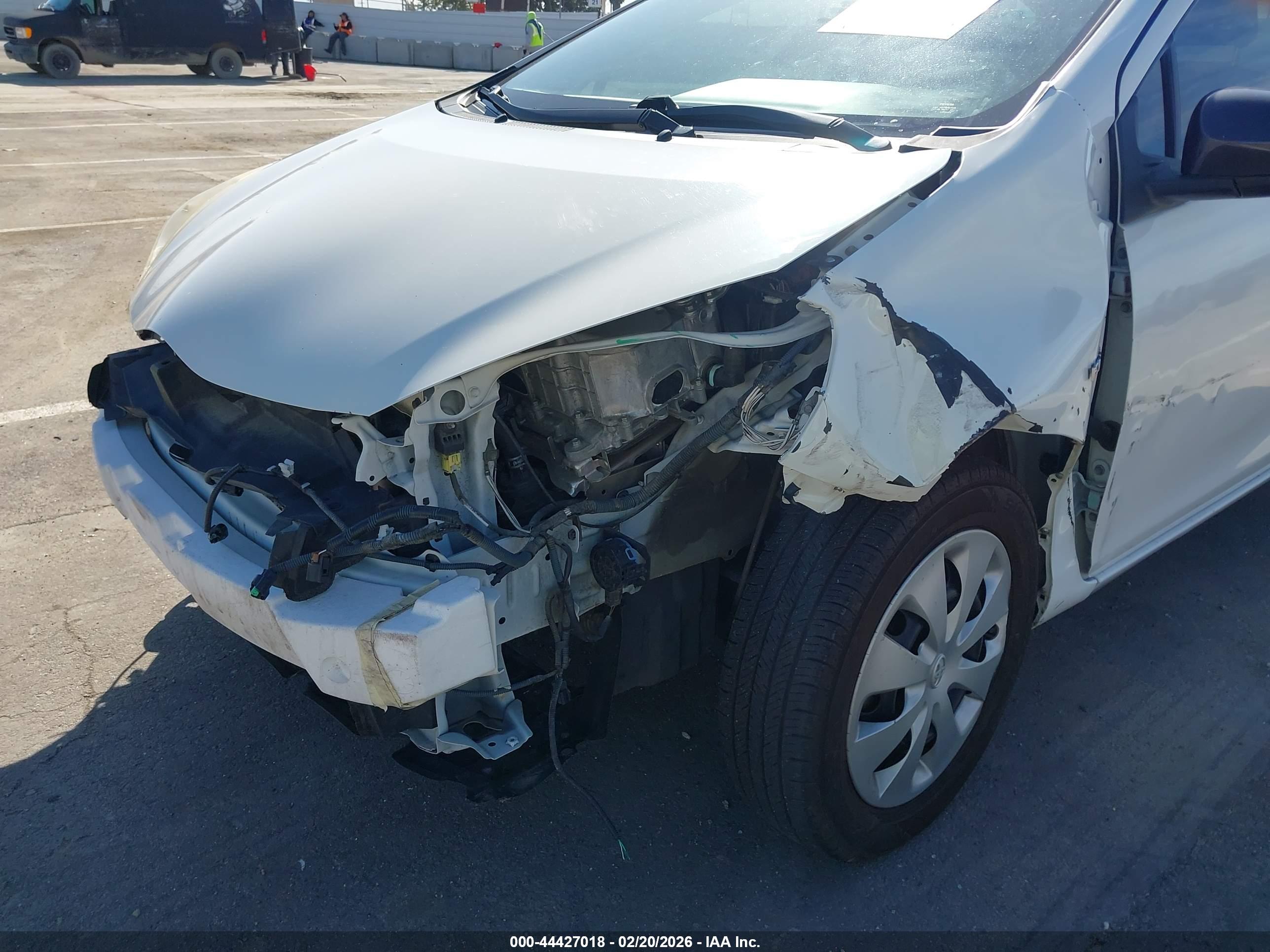 TOYOTA PRIUS image 6