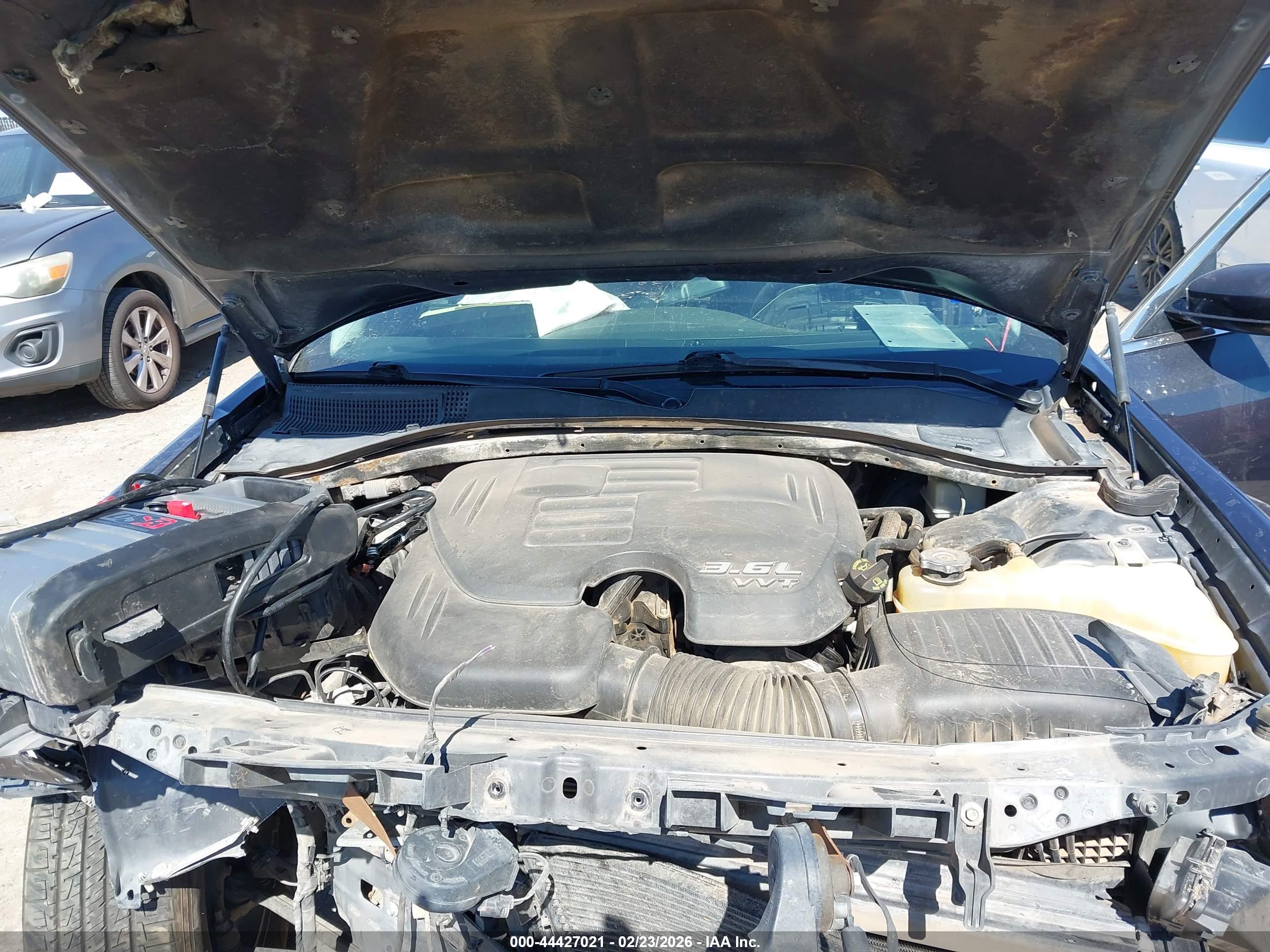 CHRYSLER 300 image 10