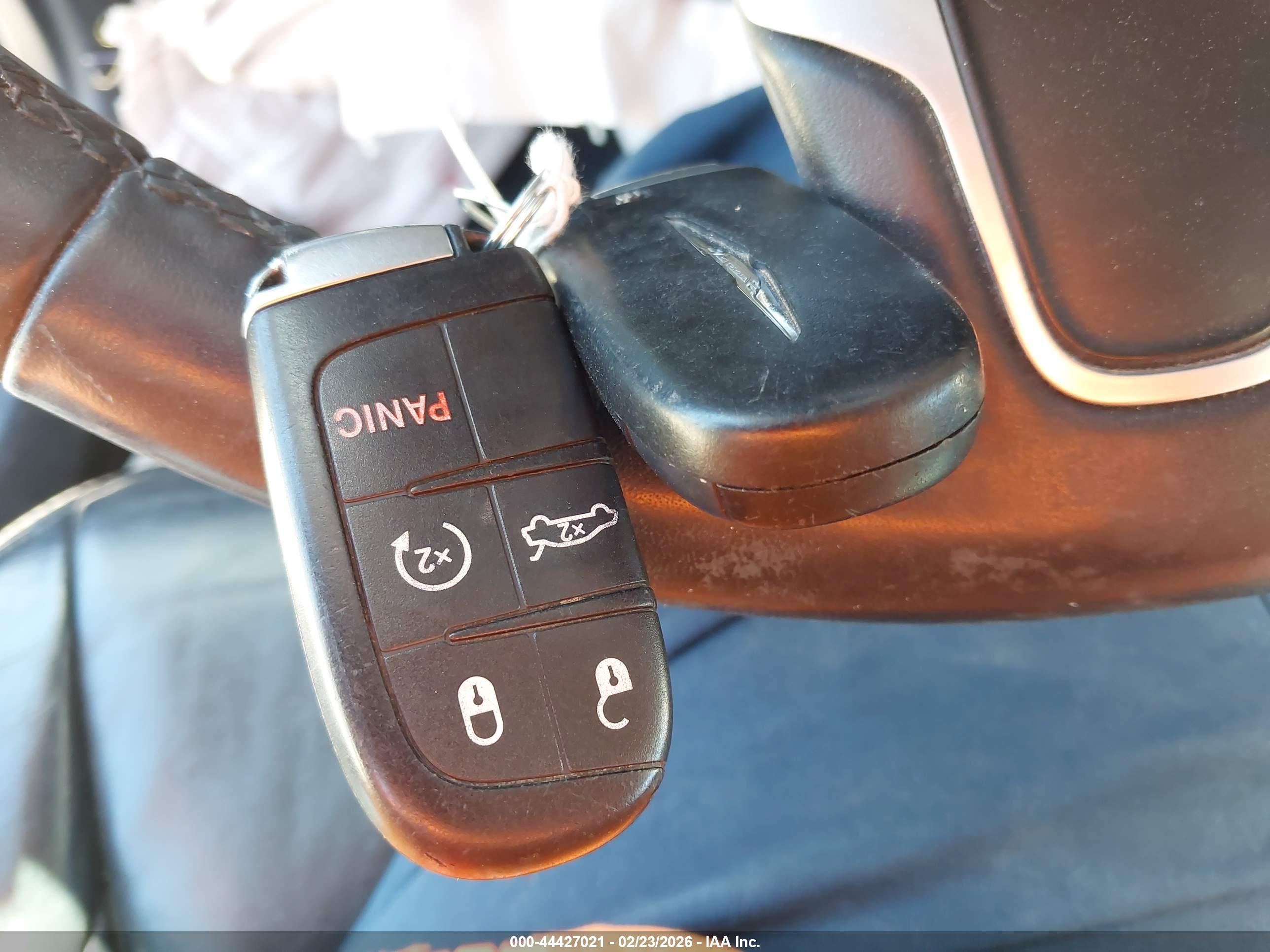 CHRYSLER 300 image 11