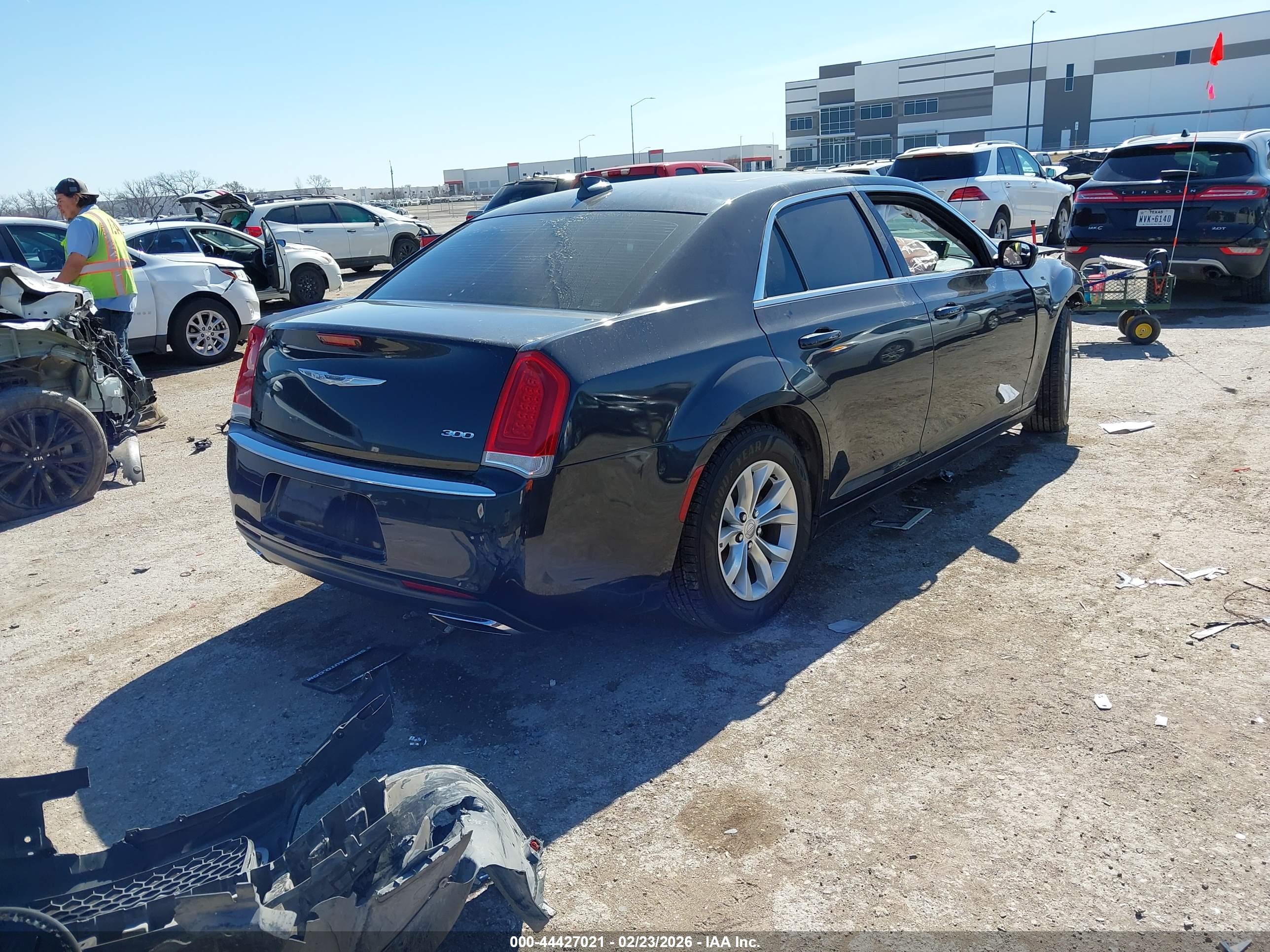 CHRYSLER 300 image 4