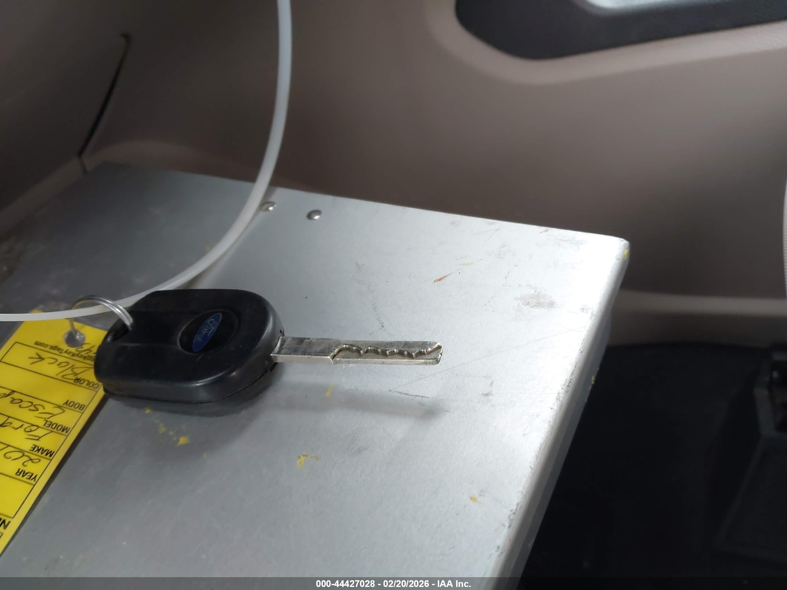 FORD ESCAPE image 11
