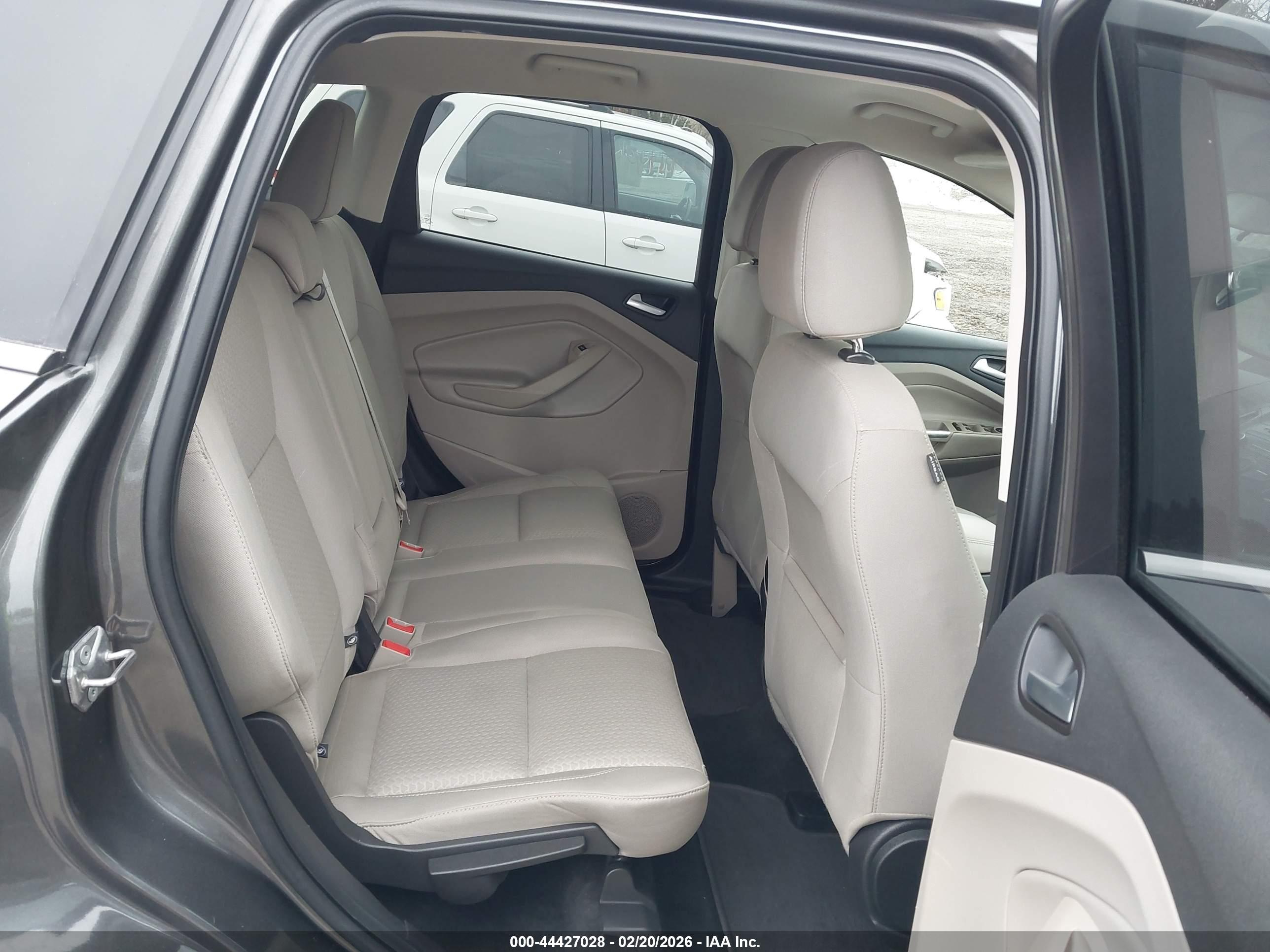 FORD ESCAPE image 8