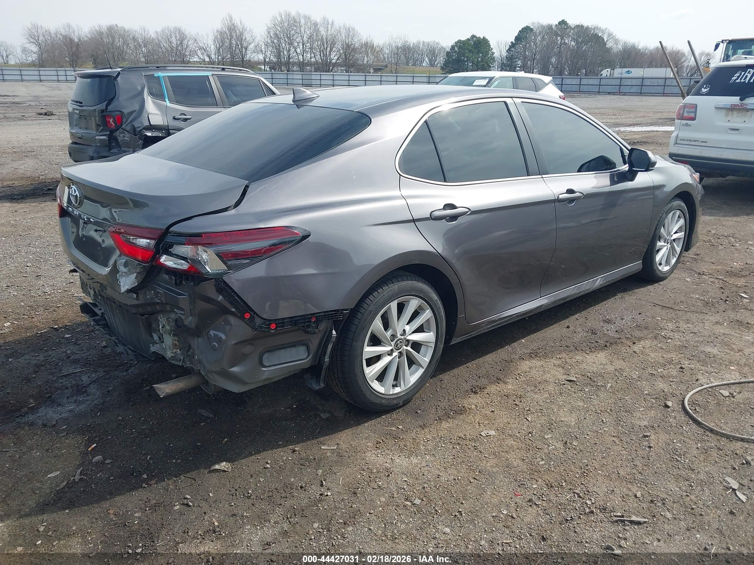 TOYOTA CAMRY image 4