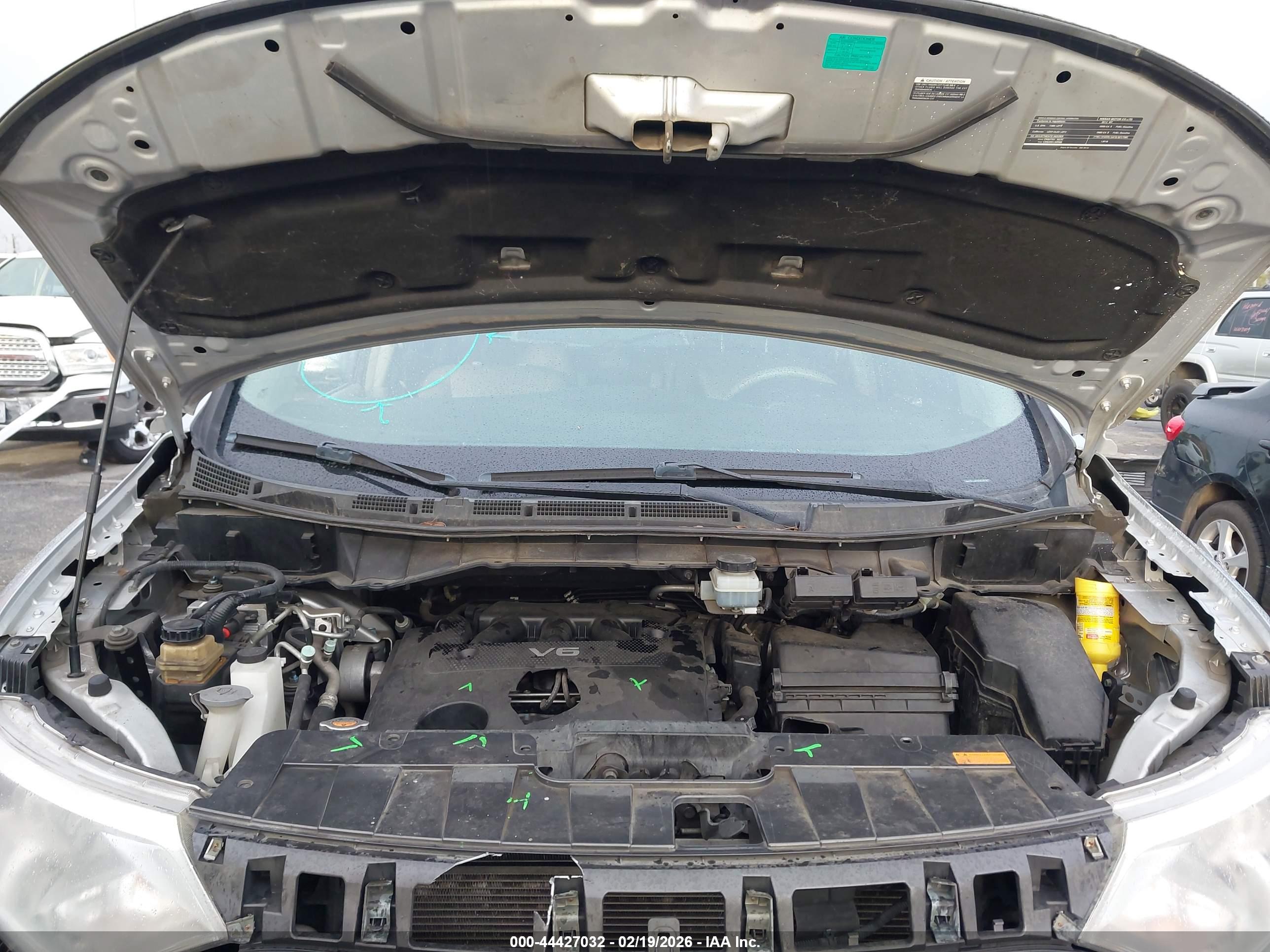 NISSAN QUEST image 10
