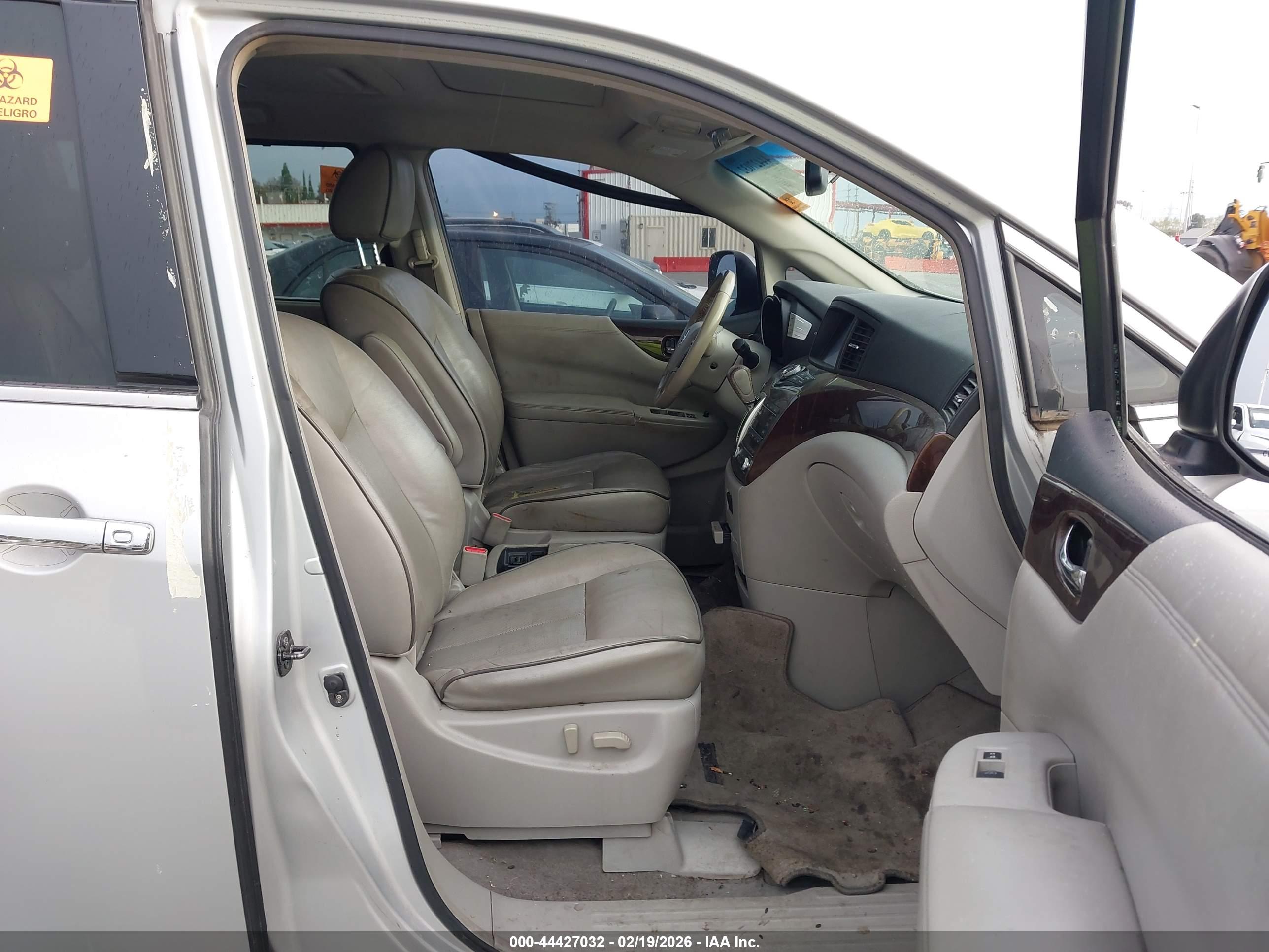 NISSAN QUEST image 5