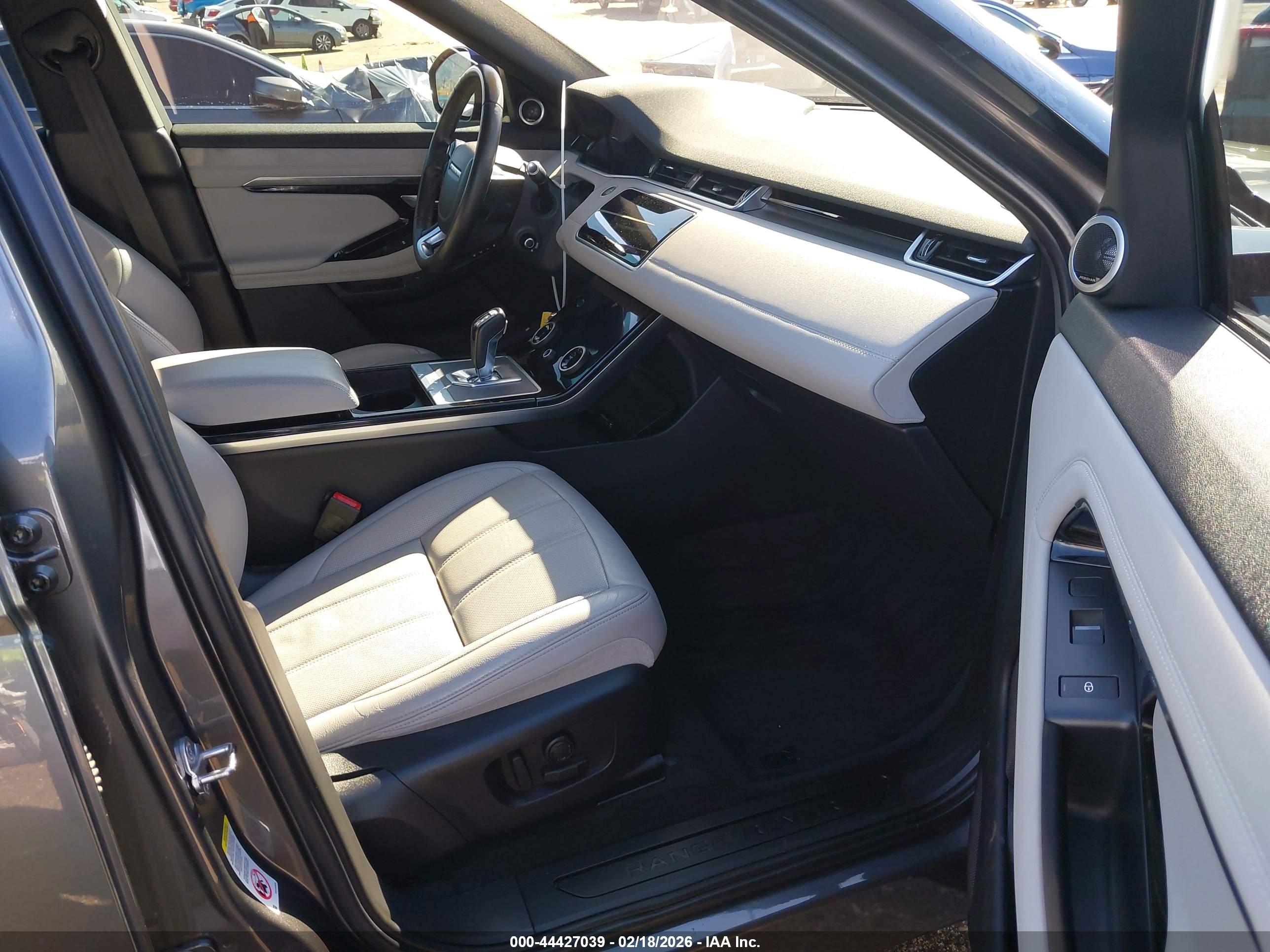 LAND ROVER image 5