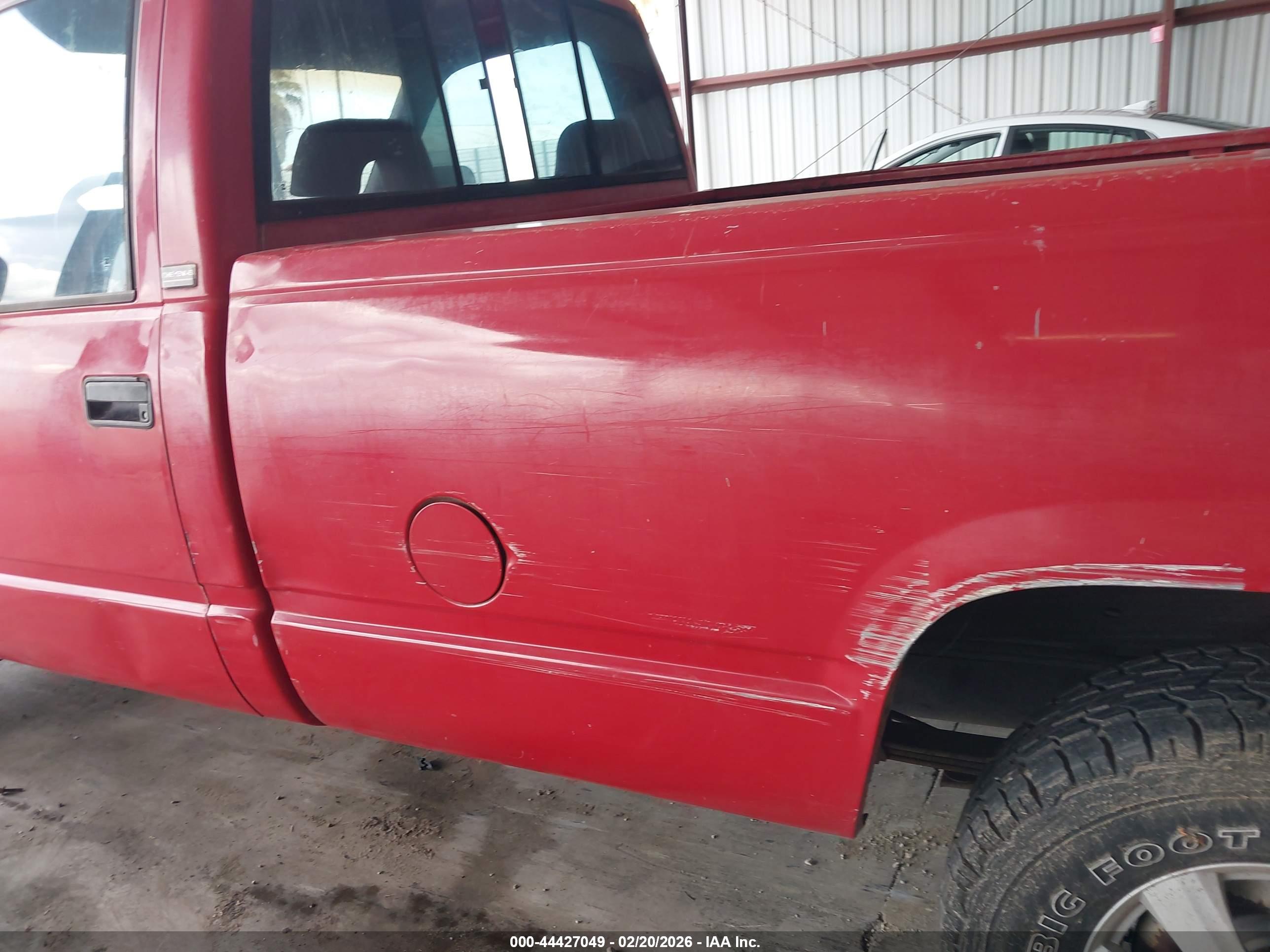 CHEVROLET GMT-400 image 6