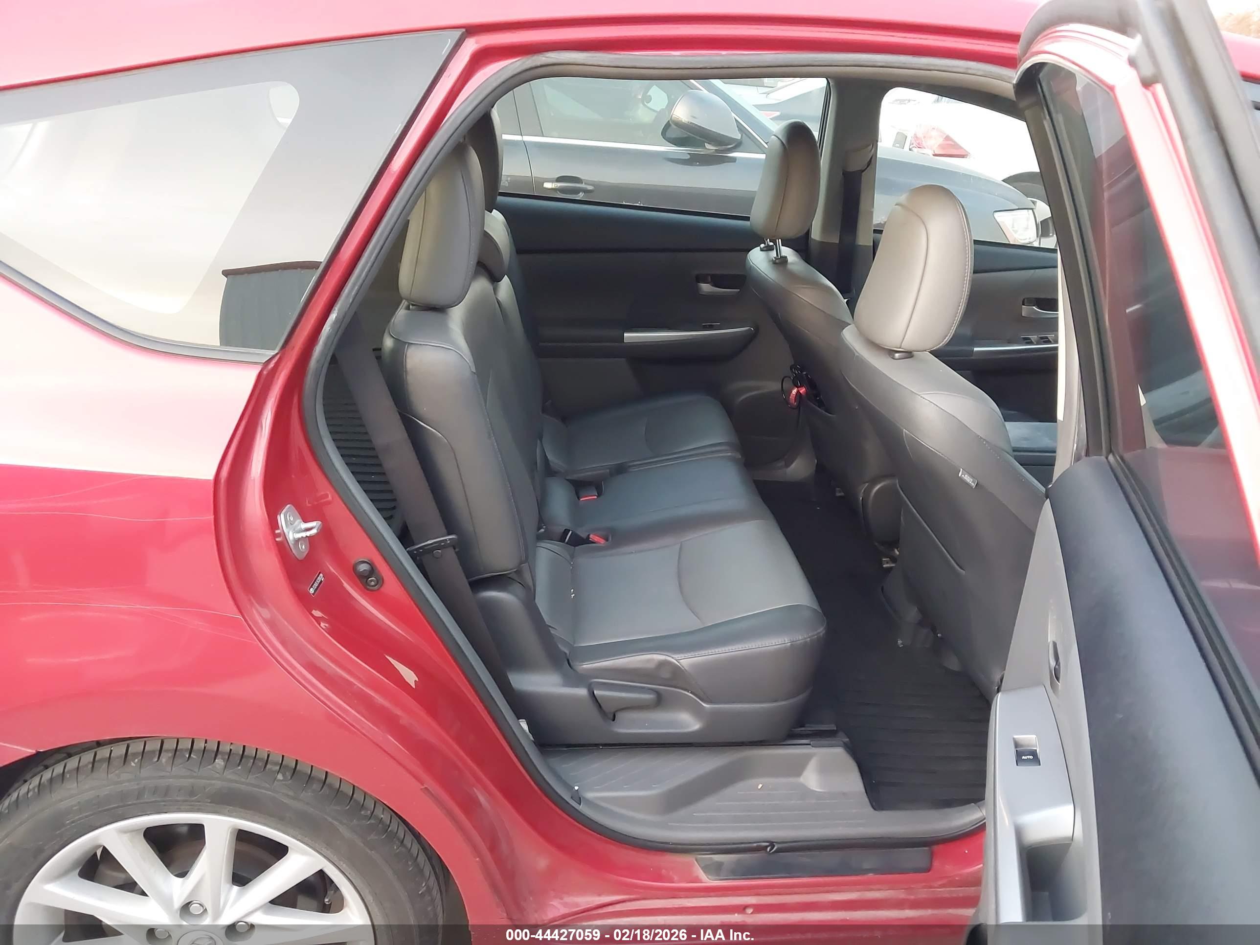 TOYOTA PRIUS image 8
