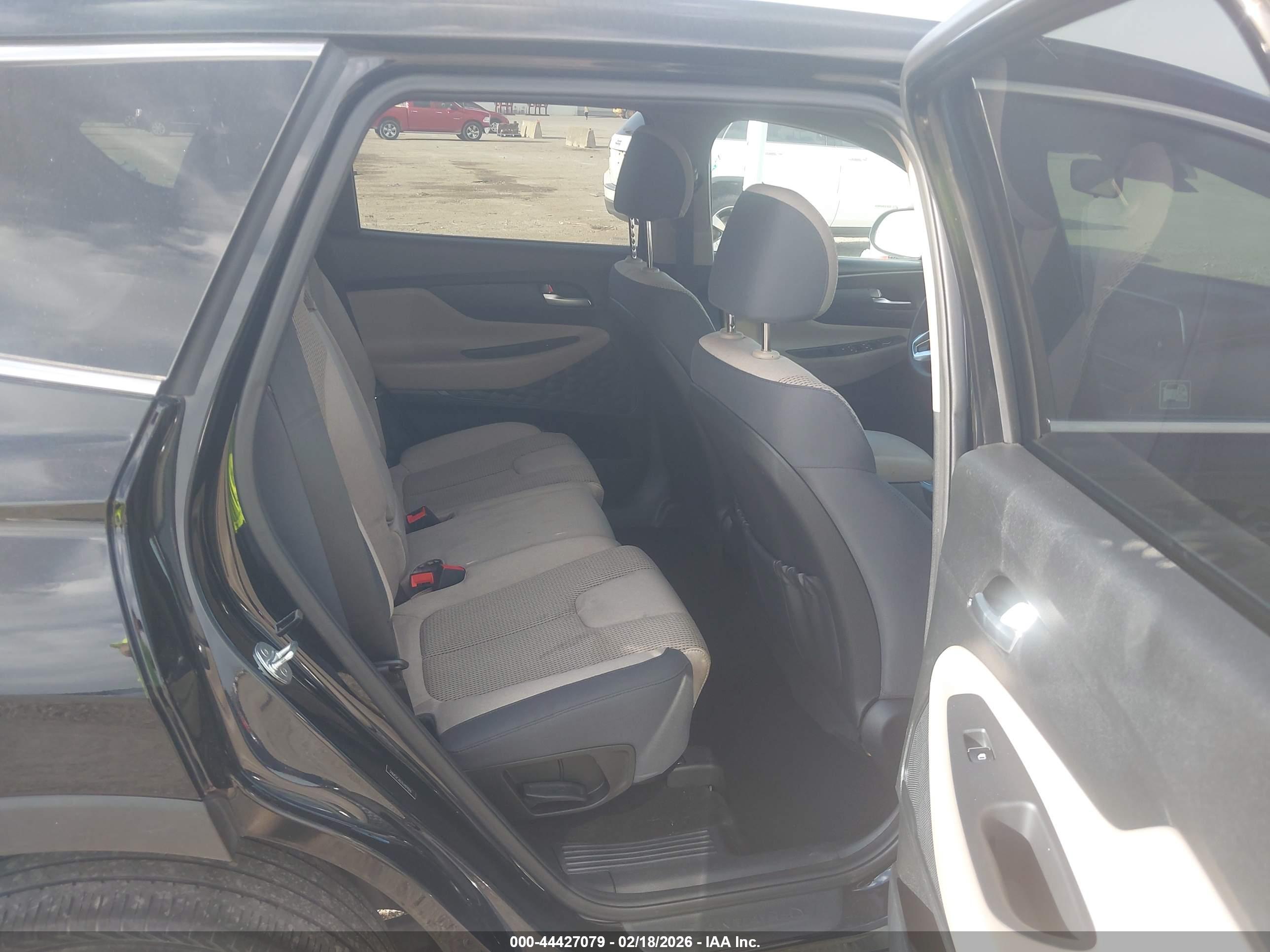 HYUNDAI SANTA image 8