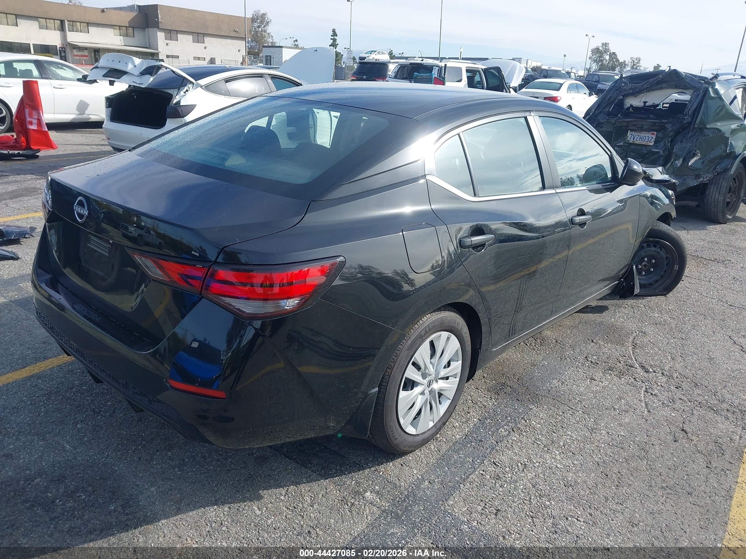NISSAN SENTRA image 4