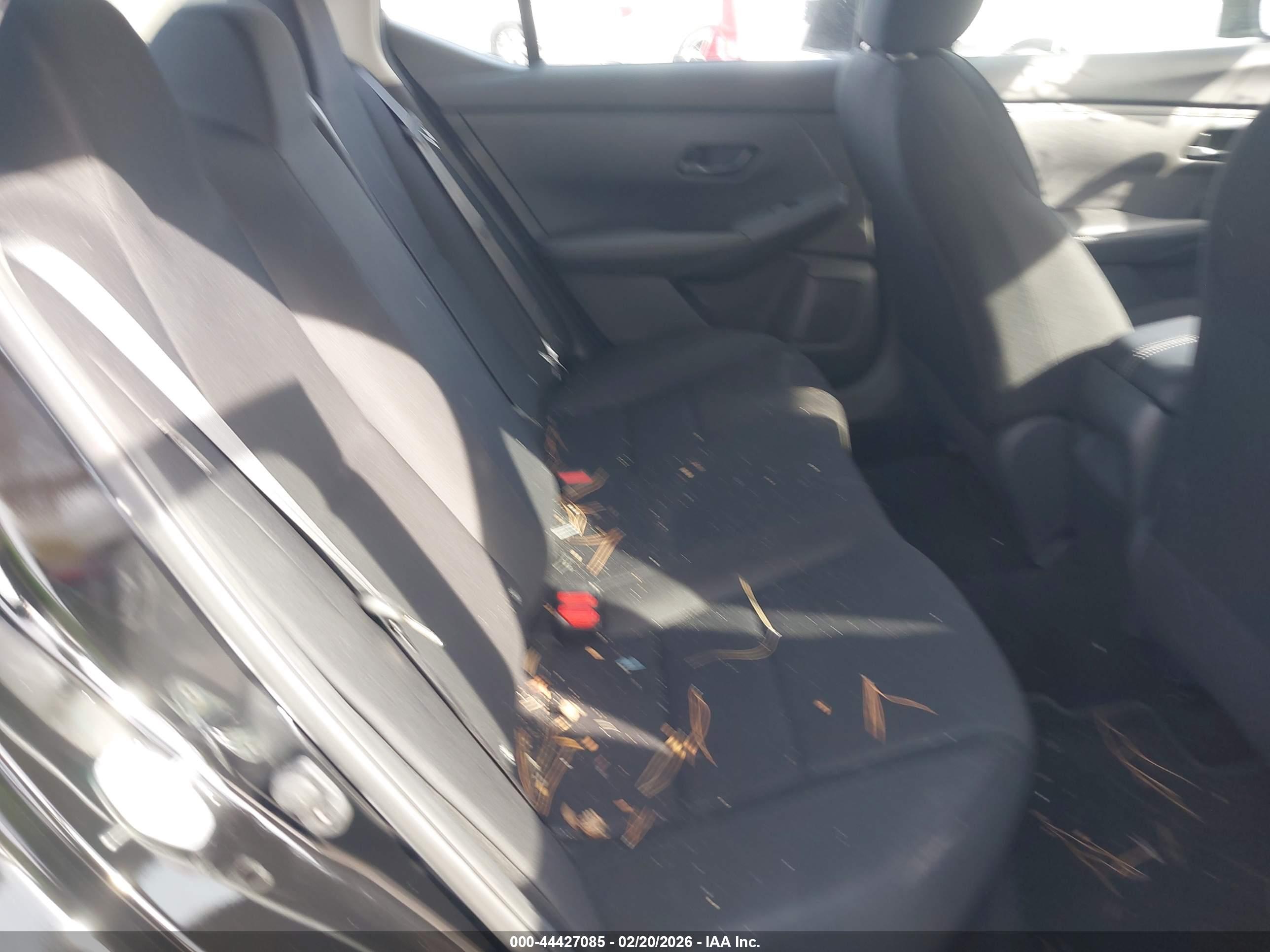 NISSAN SENTRA image 8