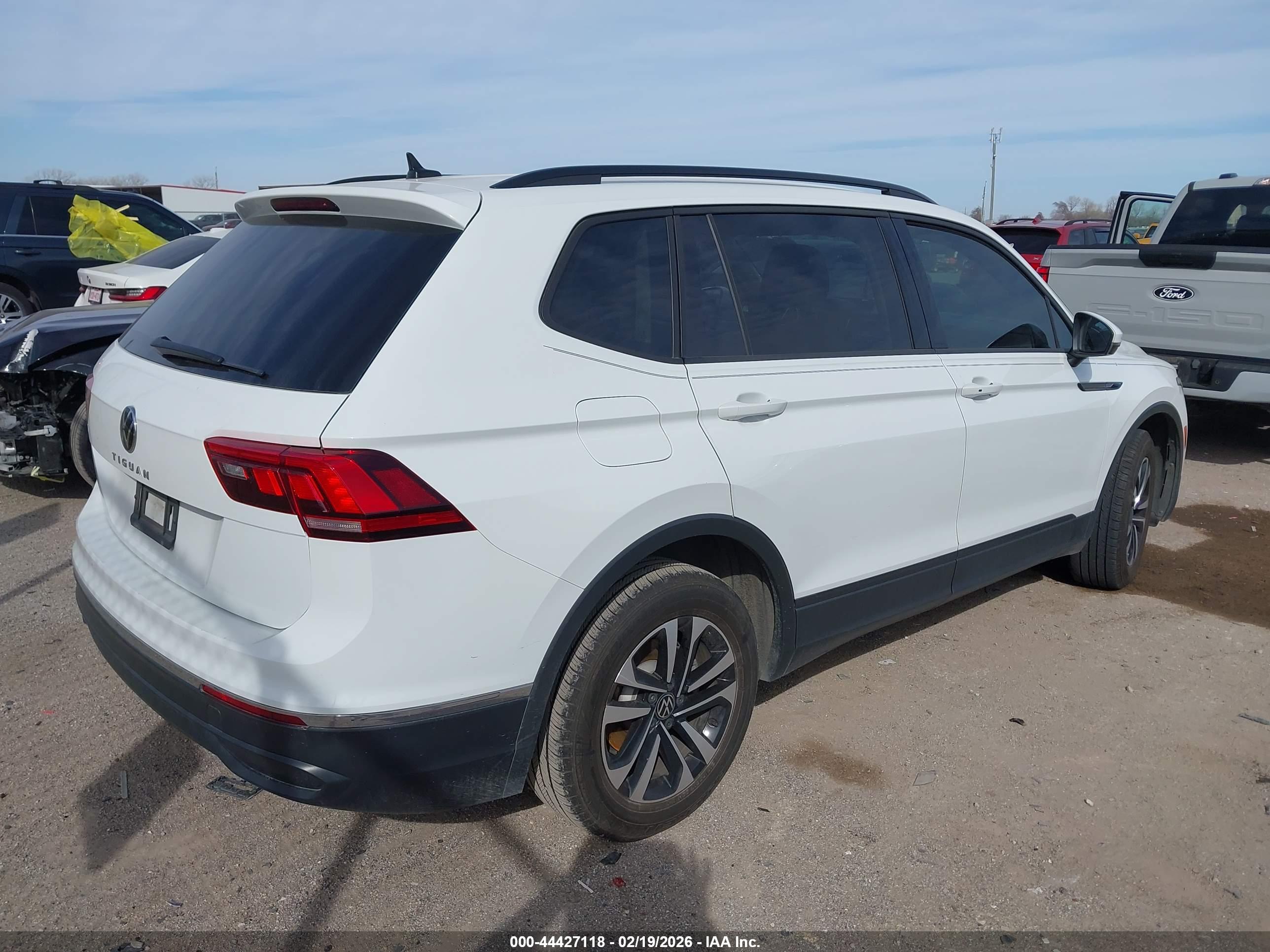 VOLKSWAGEN TIGUAN image 4